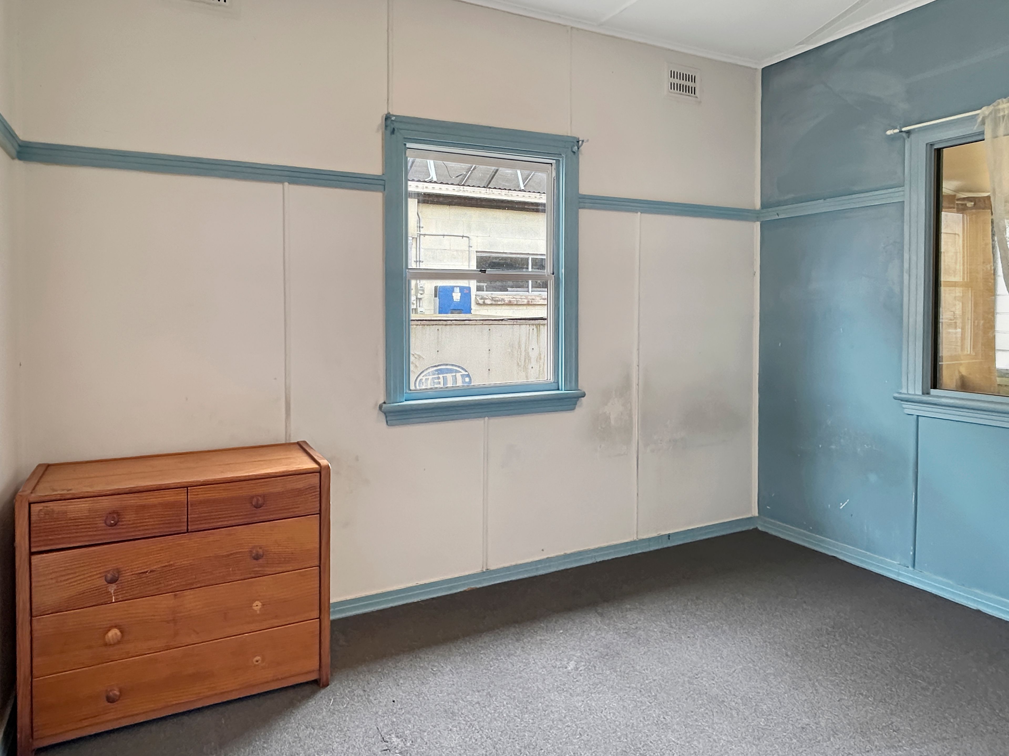 195 Walker Street — photo 8 of 13