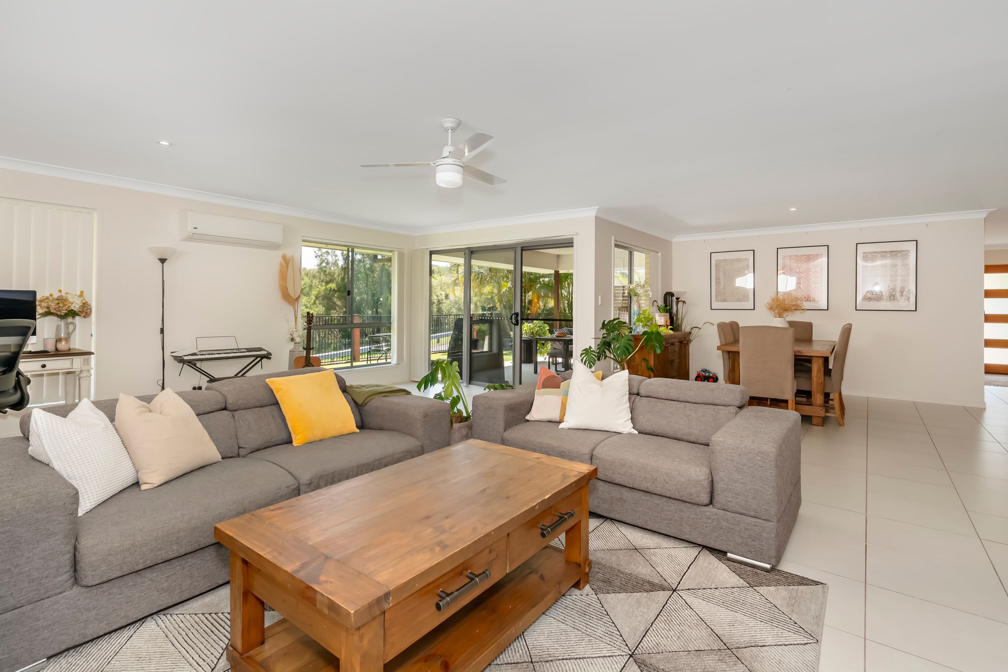 11 Sheffield Circuit, Pacific Pines, QLD 4211