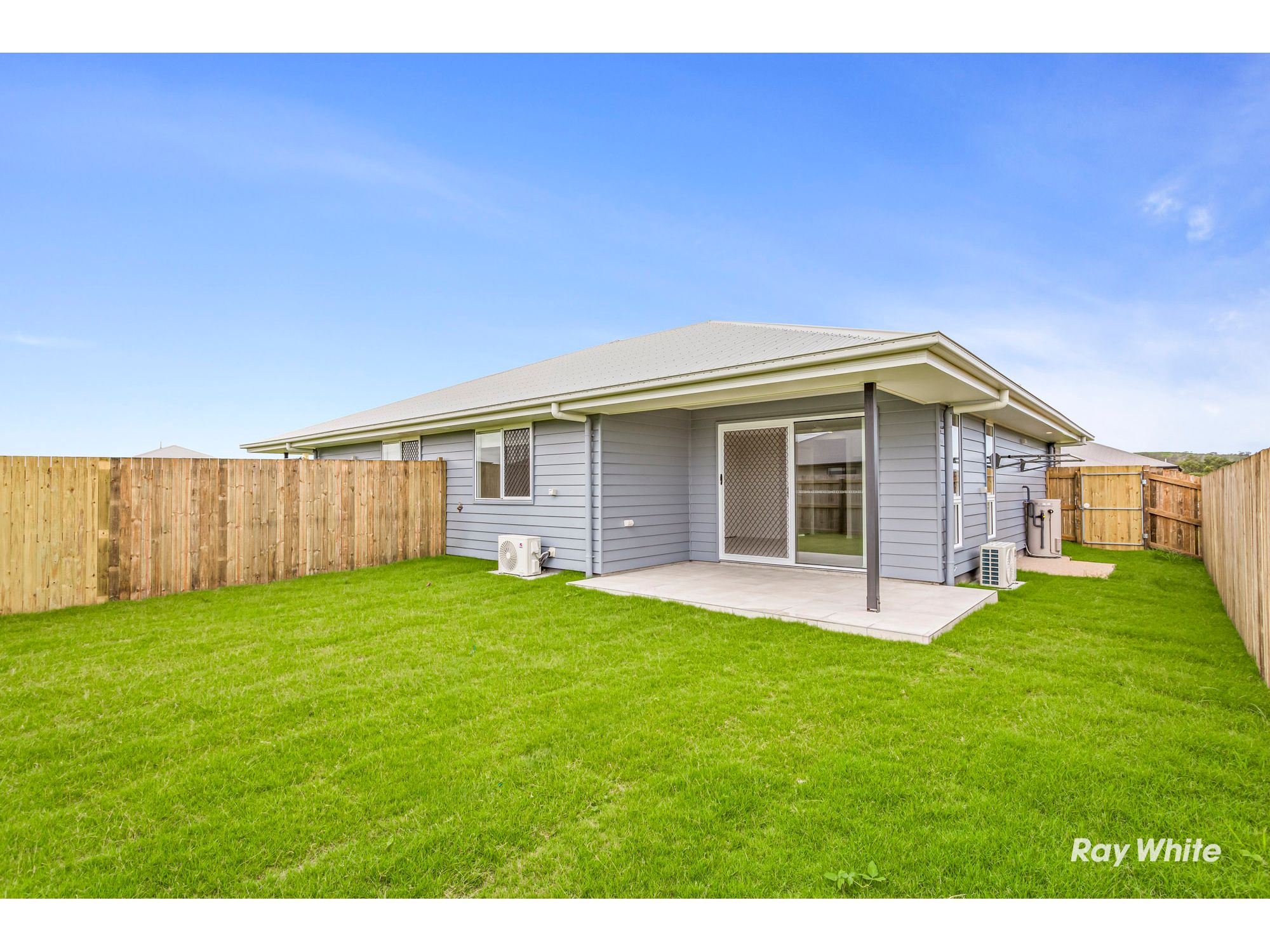 b/58 Johnson Drive — photo 5 of 10