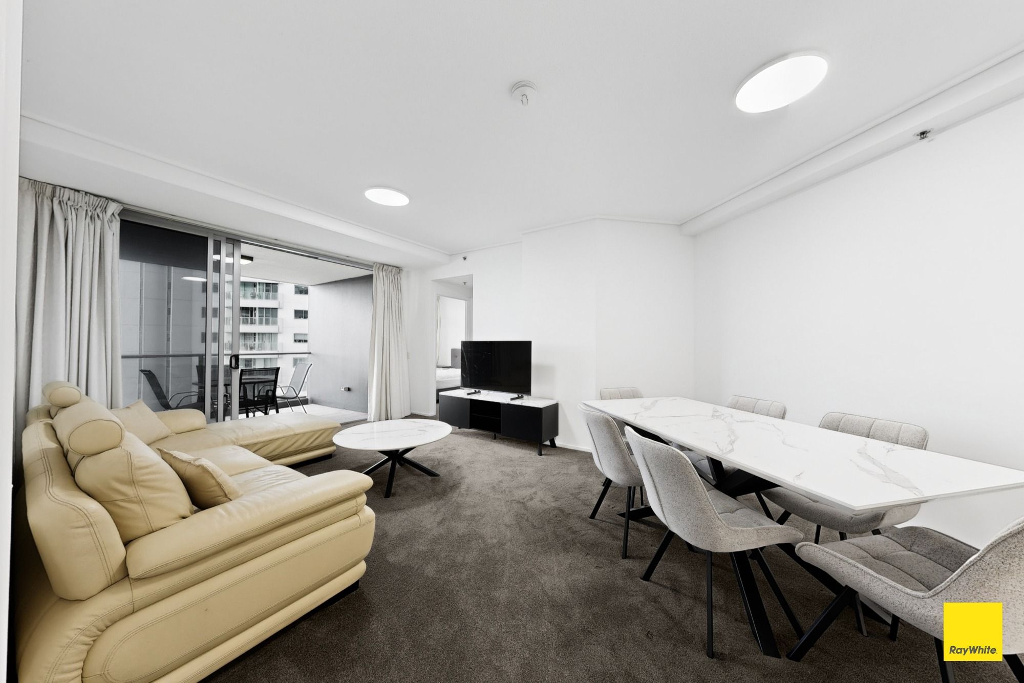 62/30 Macrossan Street — photo 3 of 15