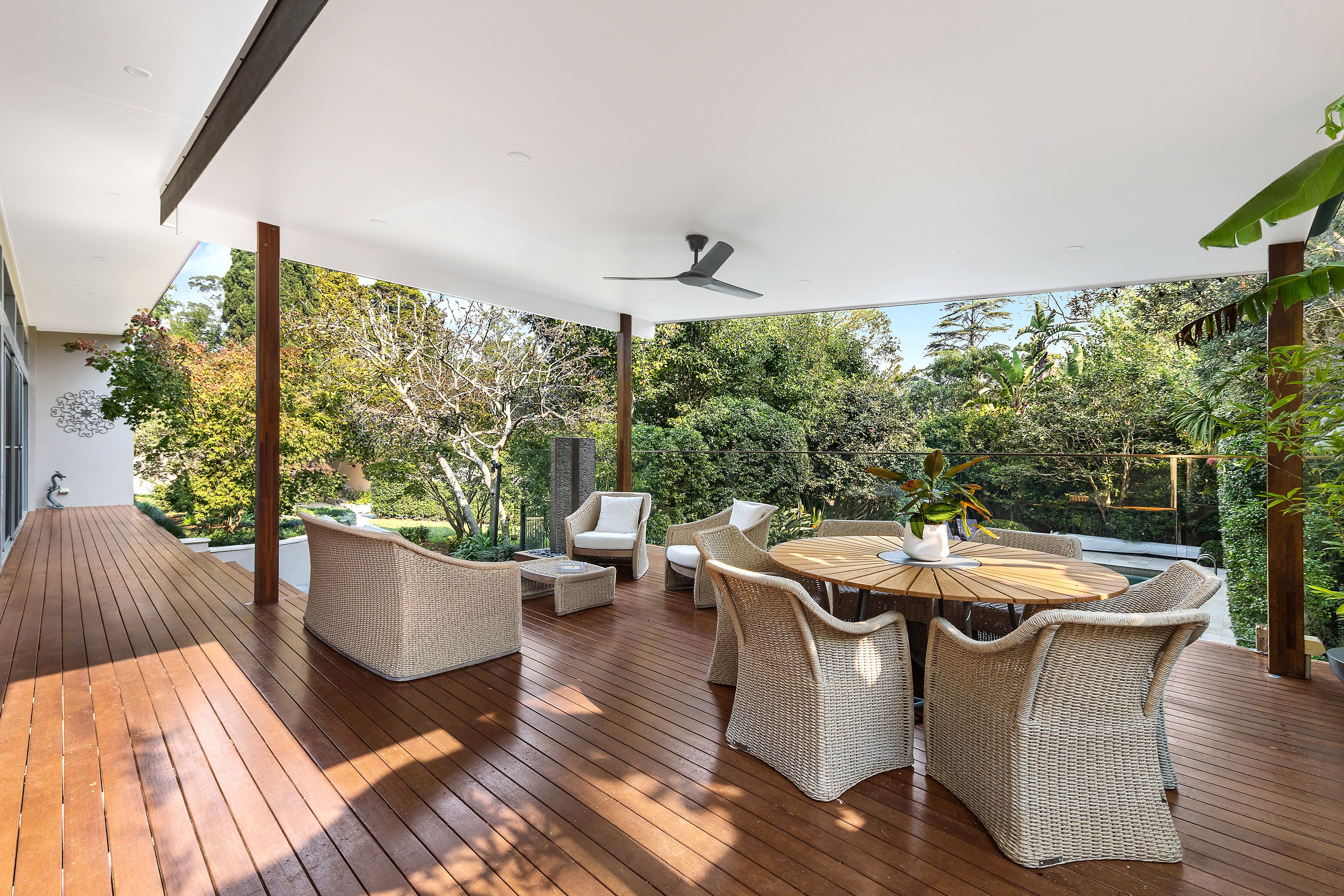 35a Lochville Street — photo 4 of 10