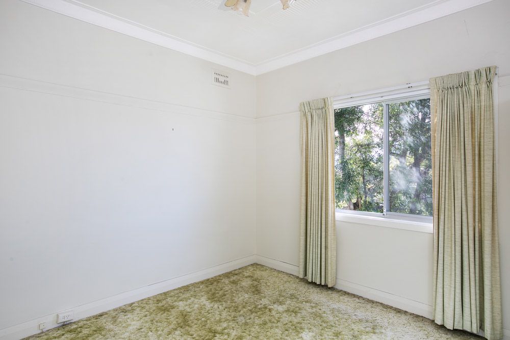 76 Russell Street — photo 7 of 9