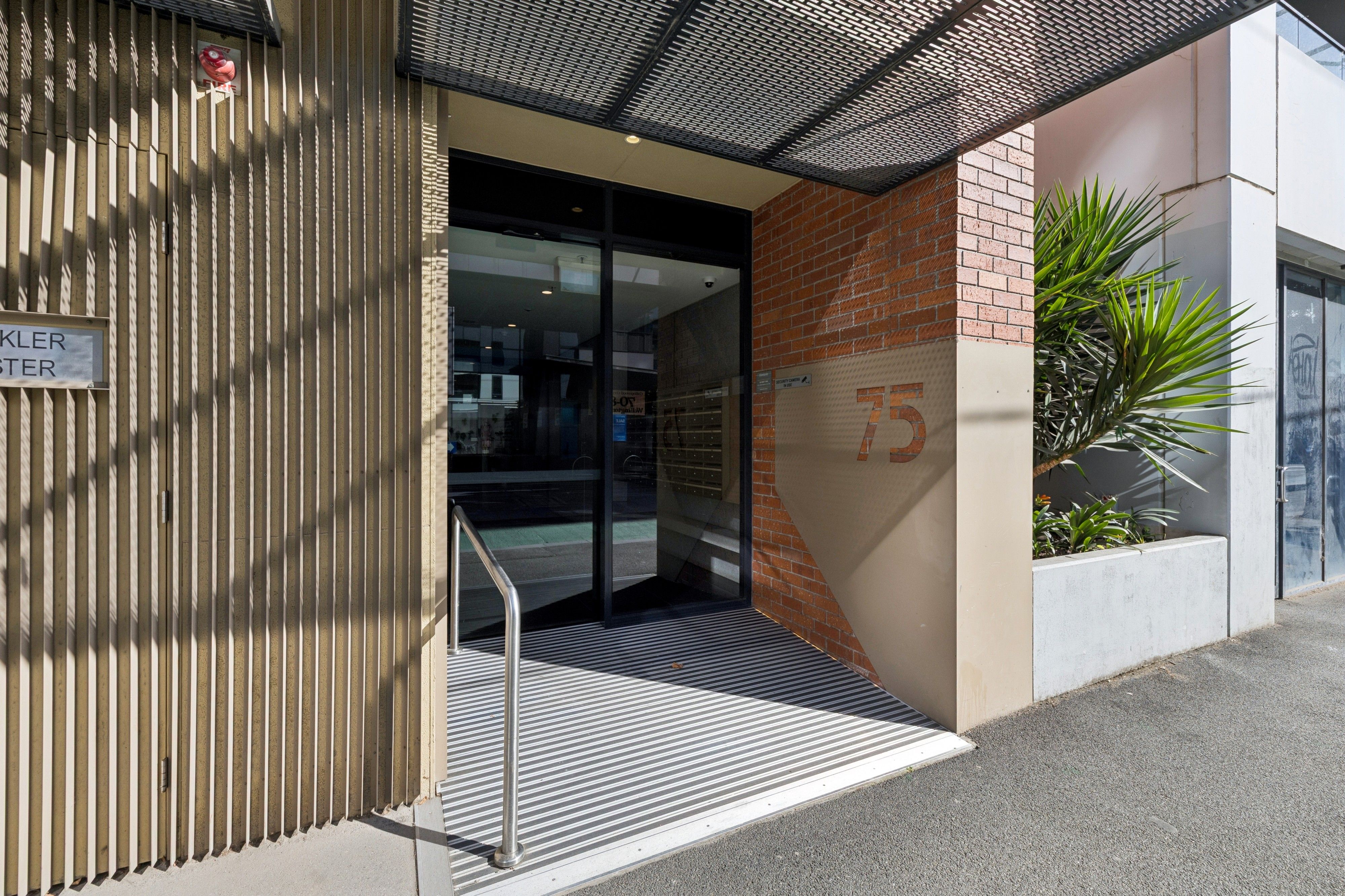 701/75 Wellington Street — photo 14 of 20