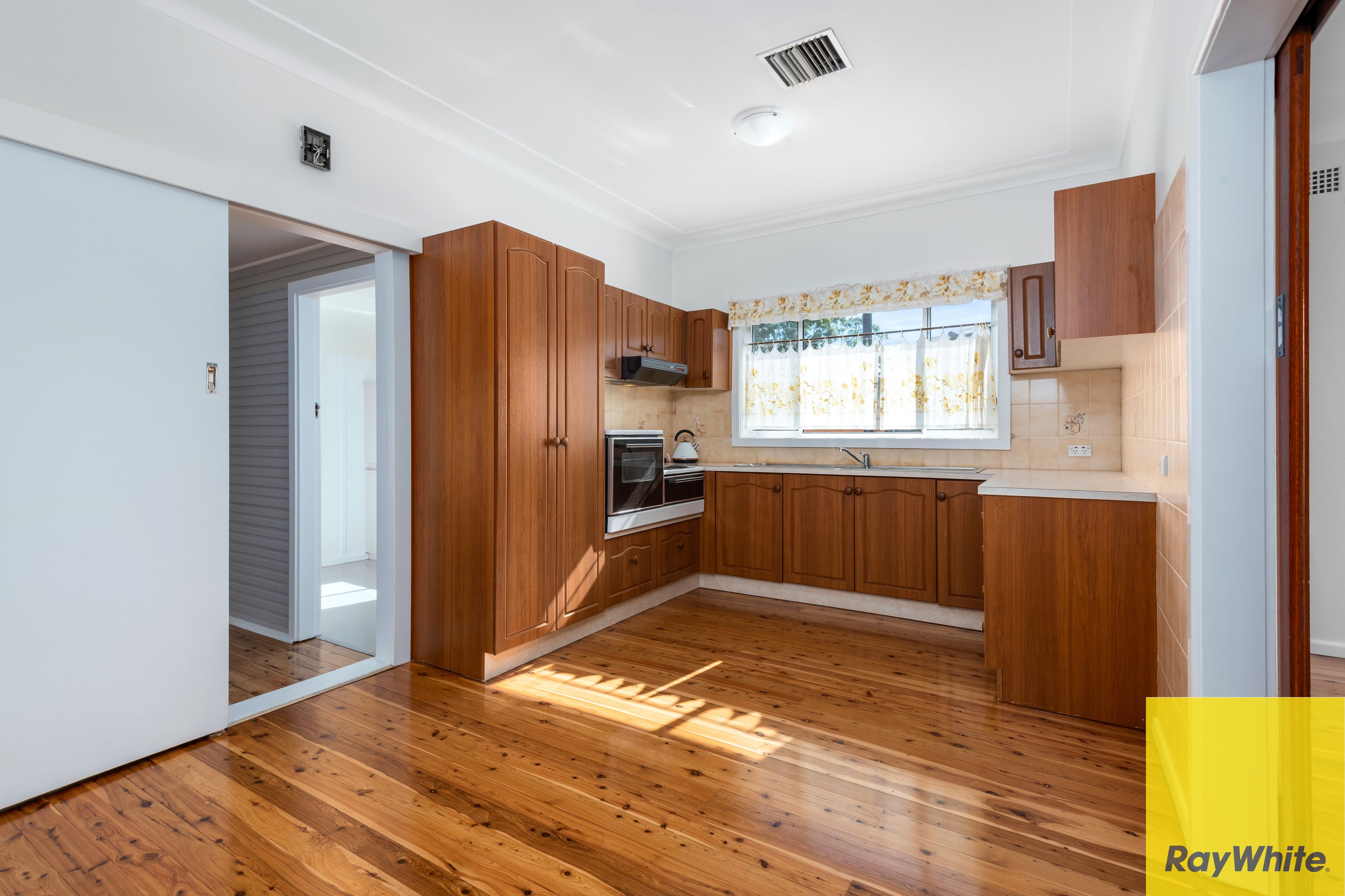 4 Kerran Close, Cambridge Park, NSW 2747