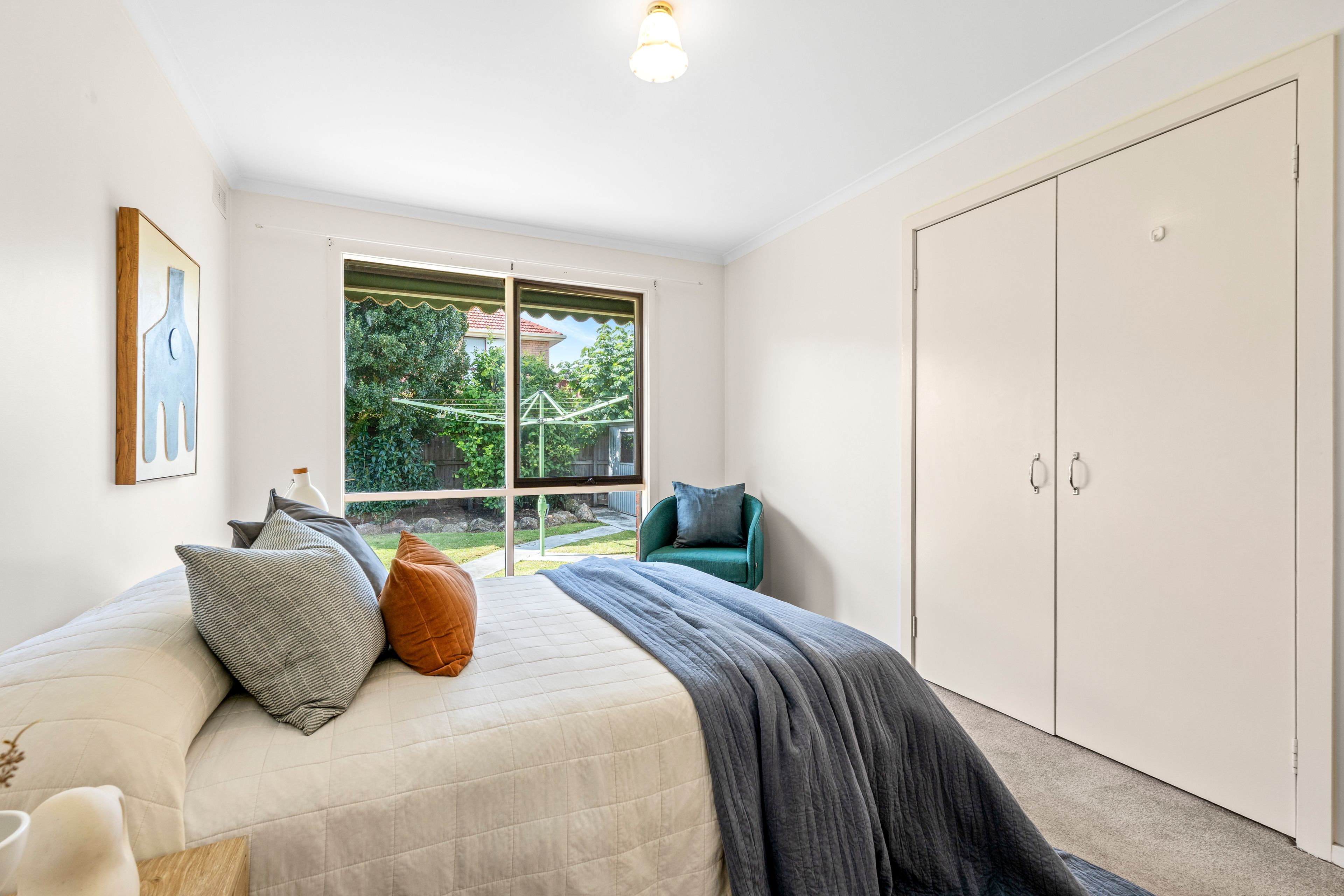 12 Penrith Crescent — photo 11 of 16