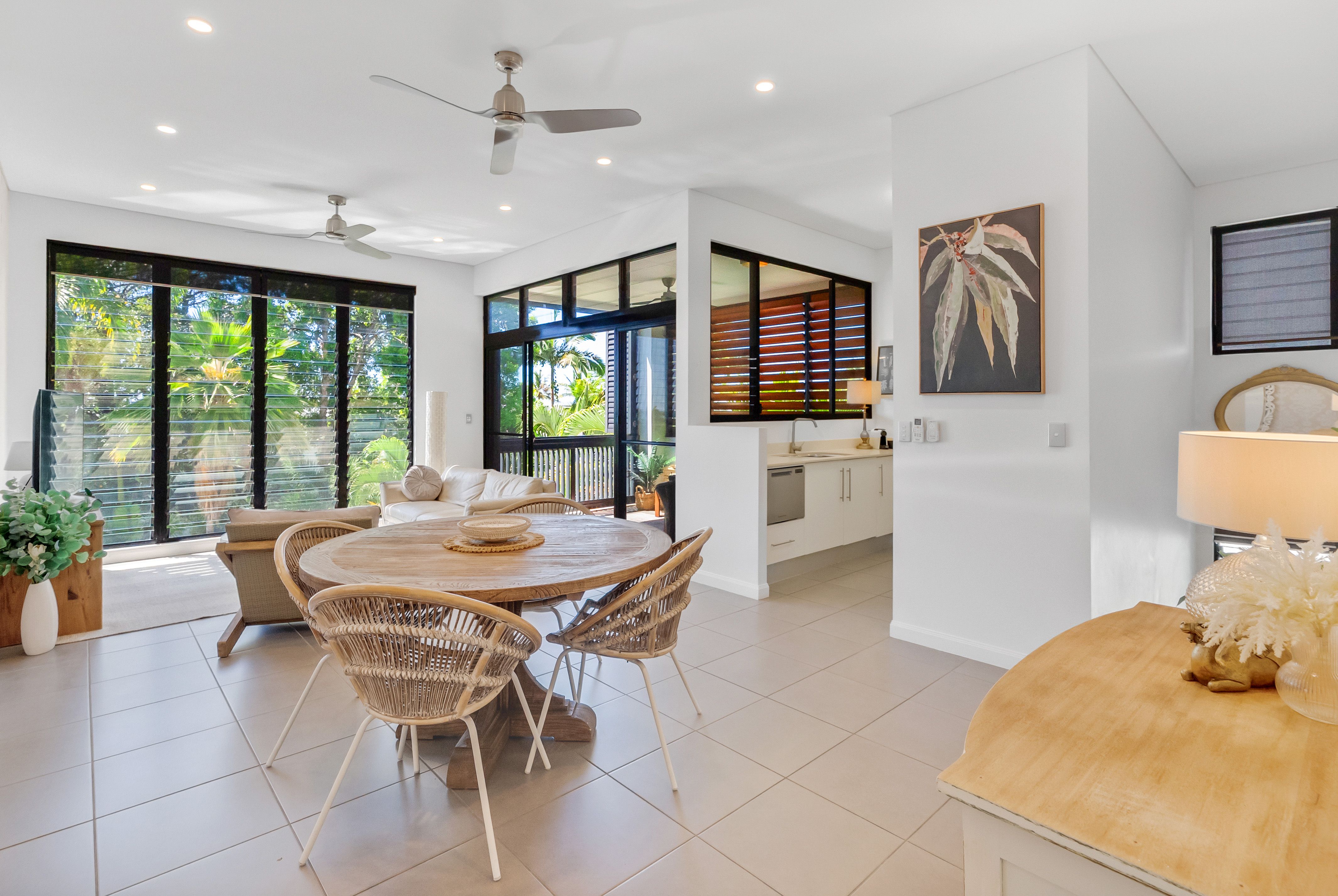2/32 Moore Street — photo from Ray White Cairns