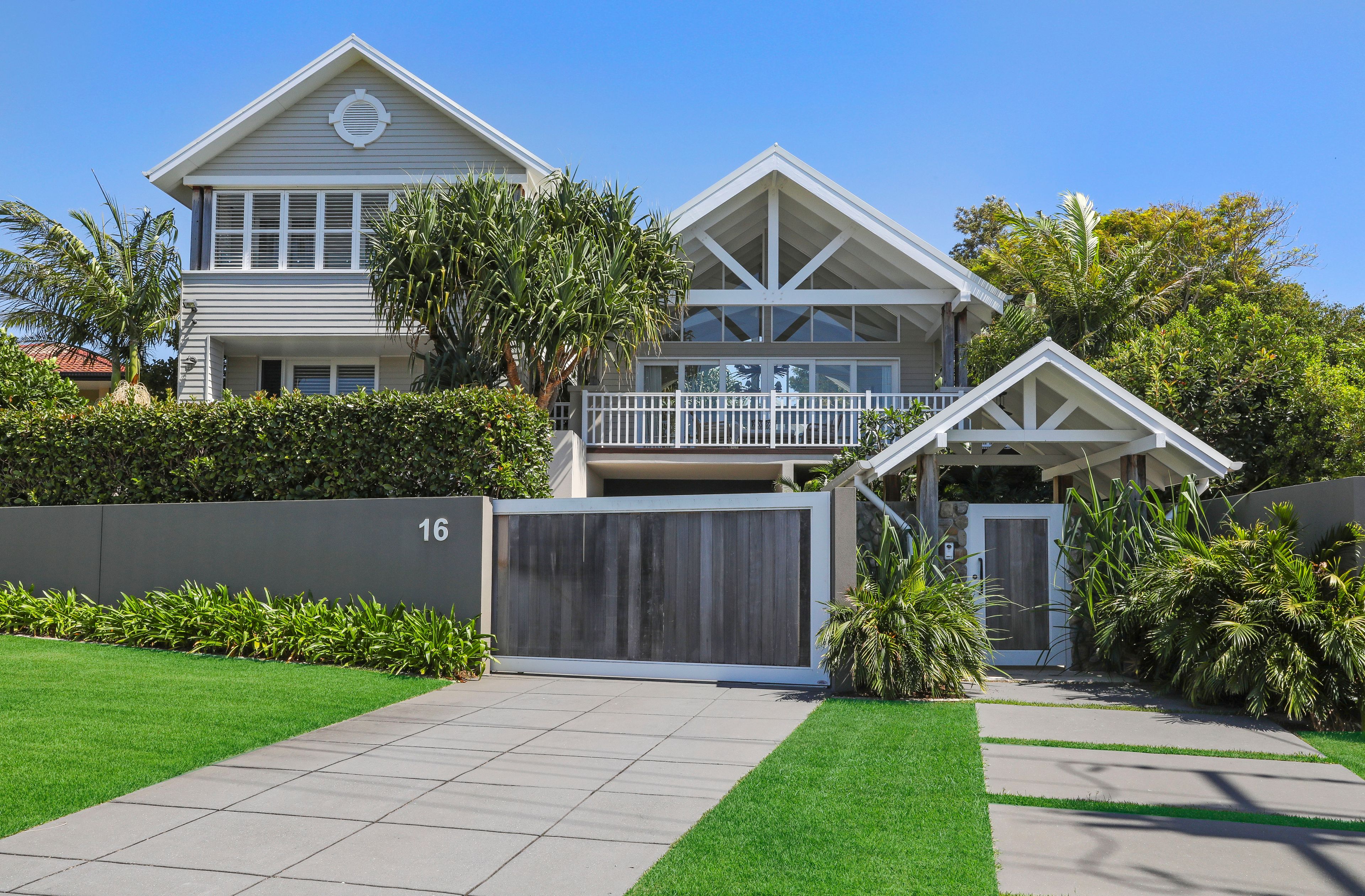 16 Brighton Parade, Southport, QLD 4215