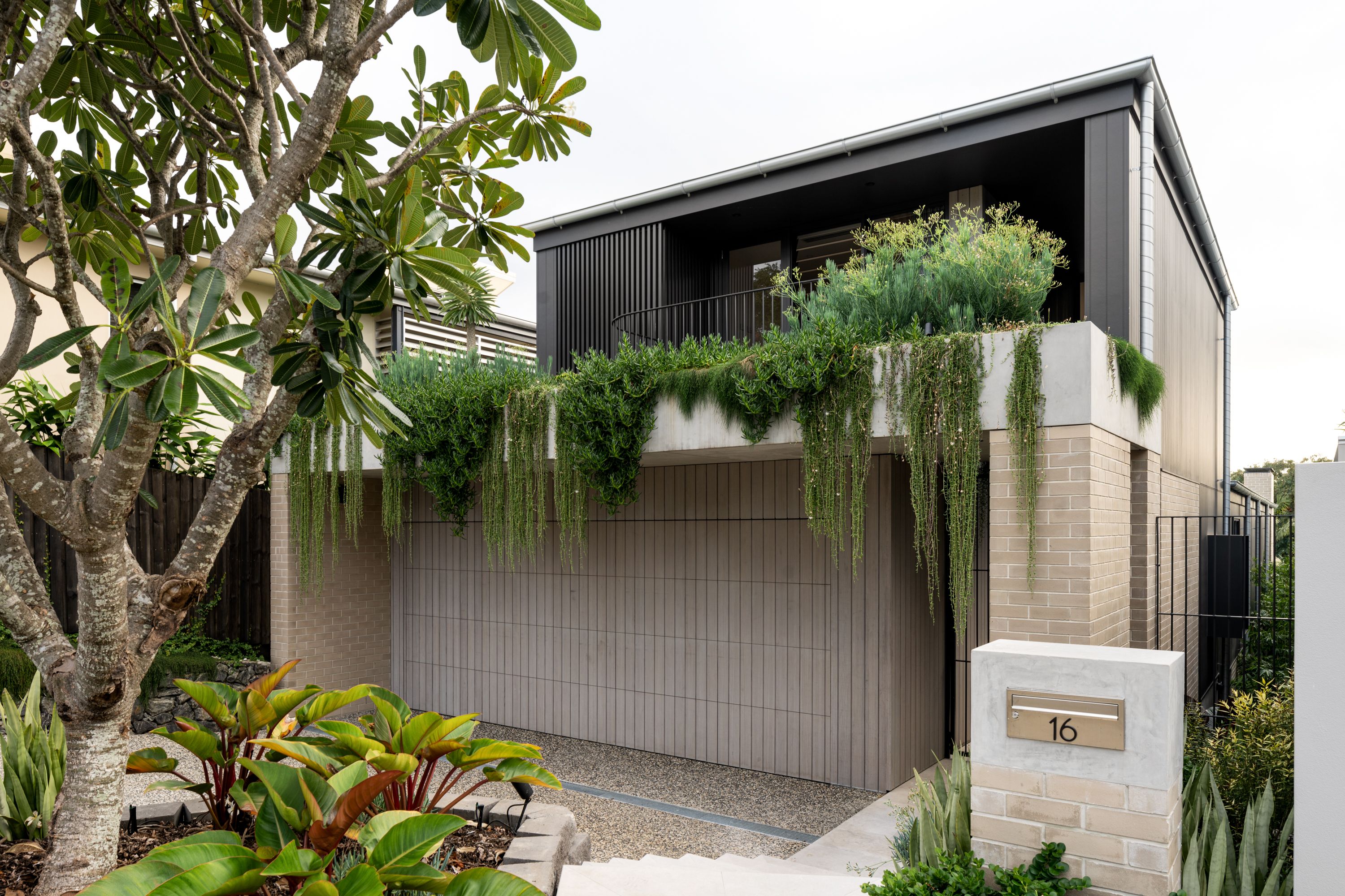 16 Walker Avenue, Teneriffe, QLD 4005