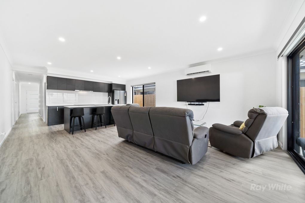 13 Lemon Crescent, Greenbank, QLD 4124