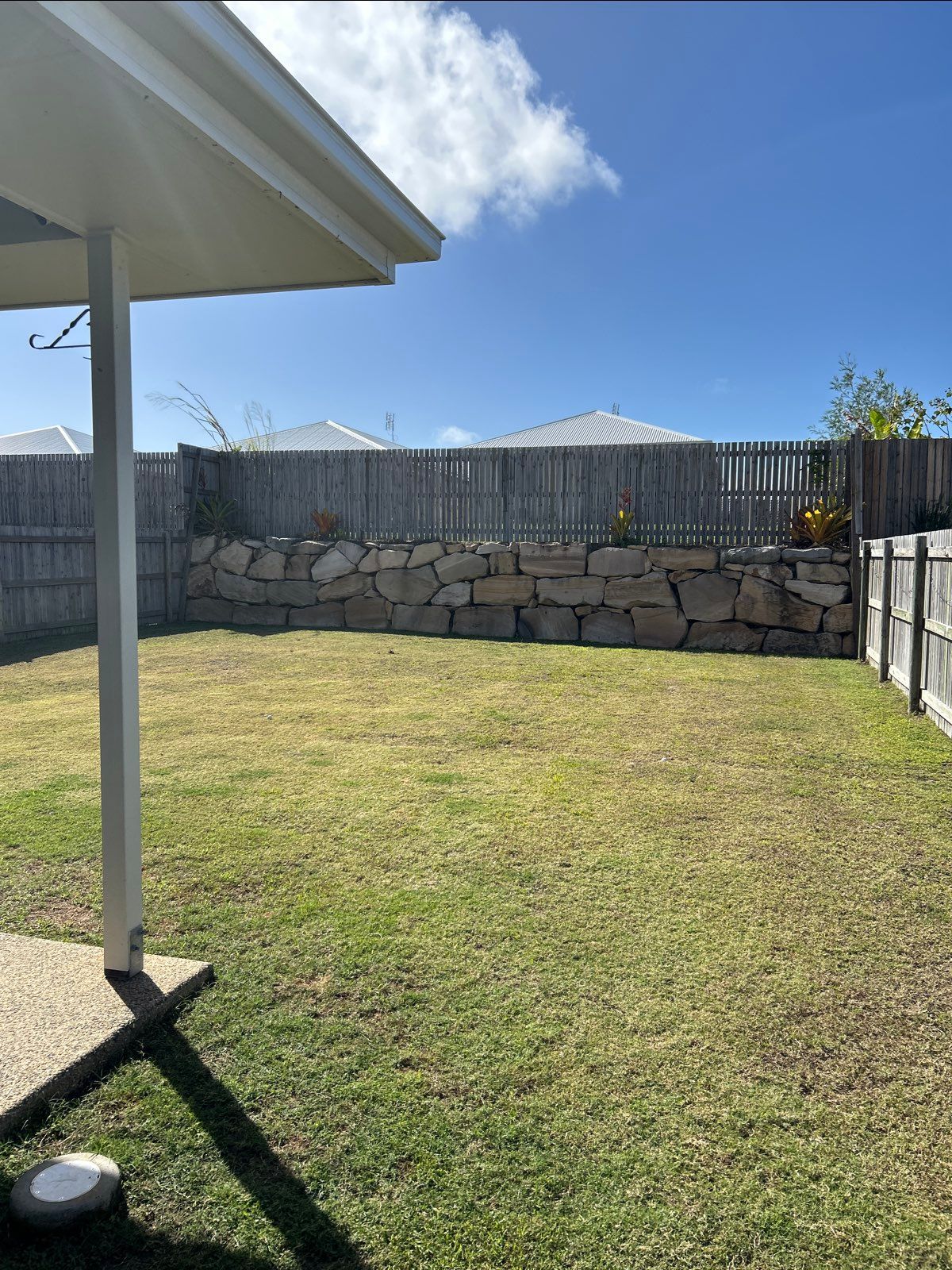 B/9 Valley Place — photo 3 of 3