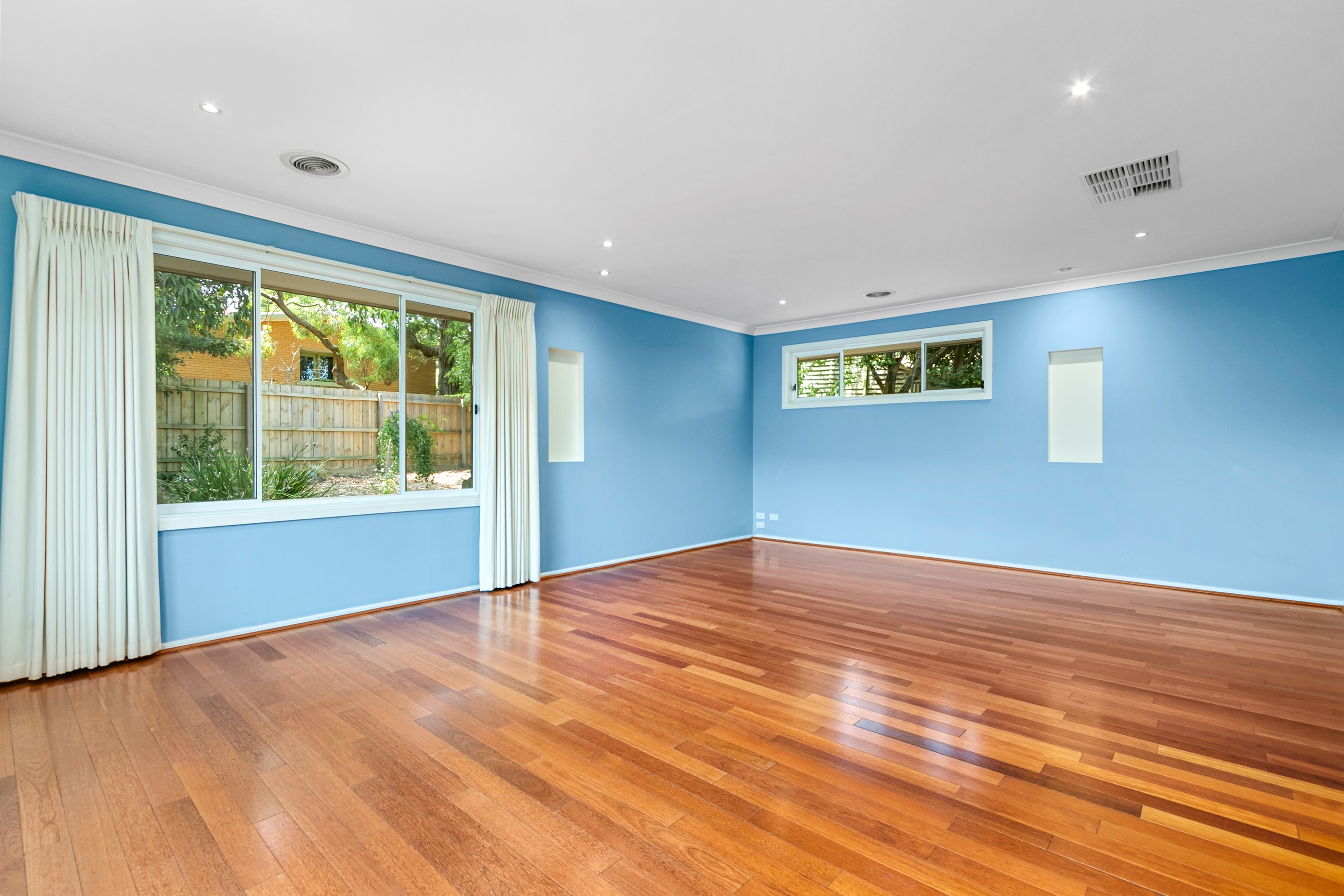 18 Milloo Crescent, Mount Waverley, VIC 3149