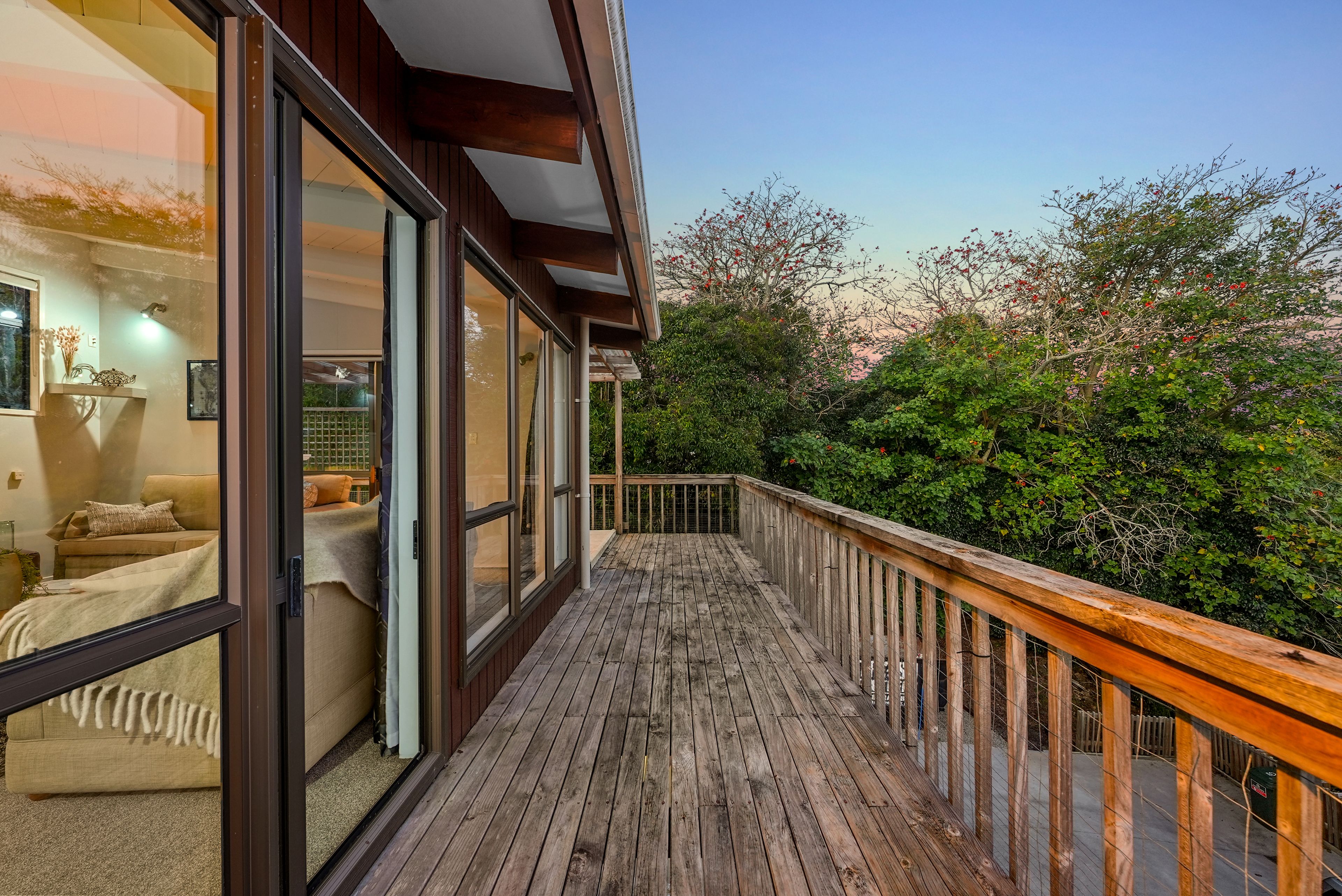 504 Beach Road, Murrays Bay, North Shore City