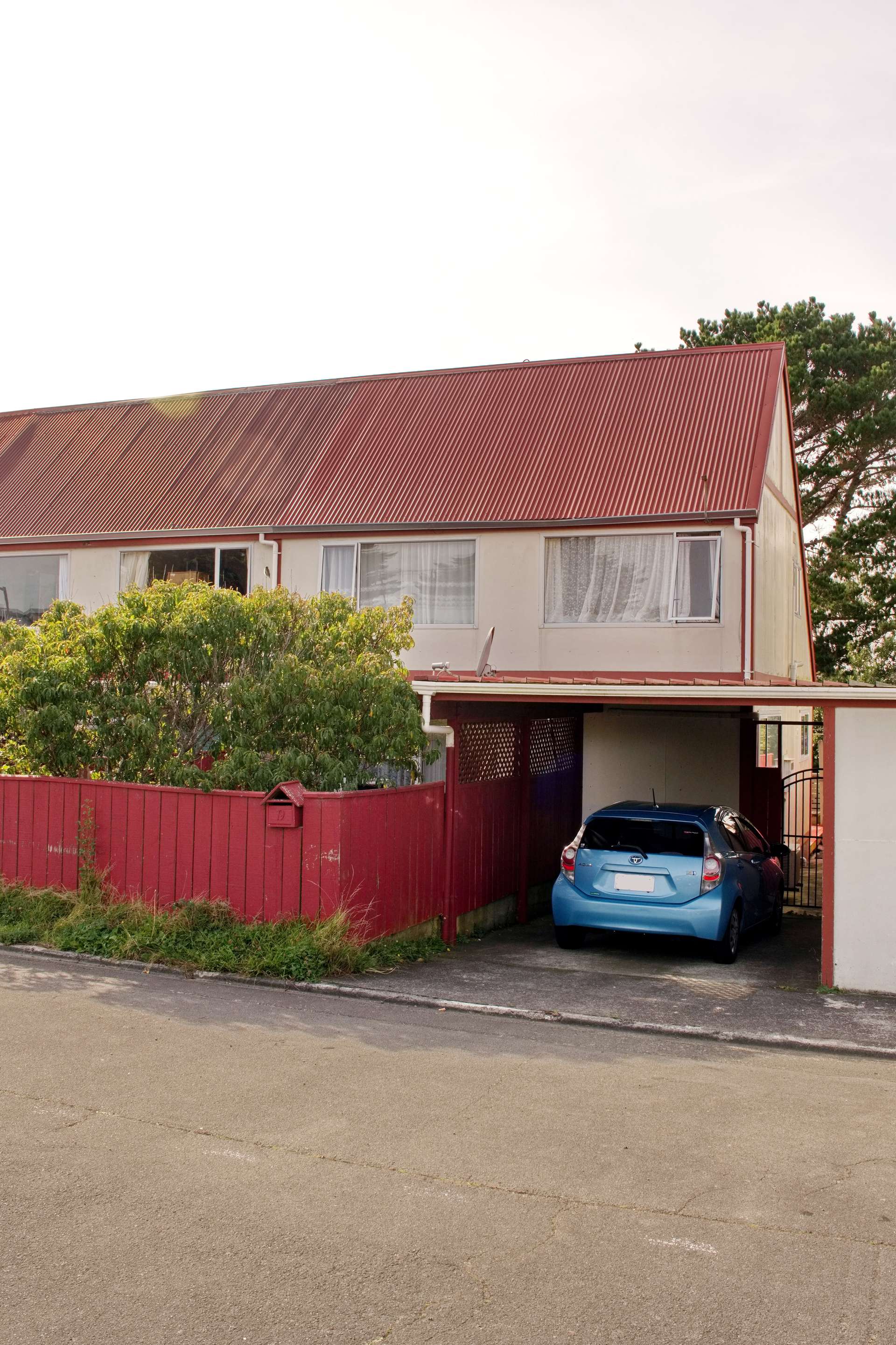 19 Hollydale Grove photo 4