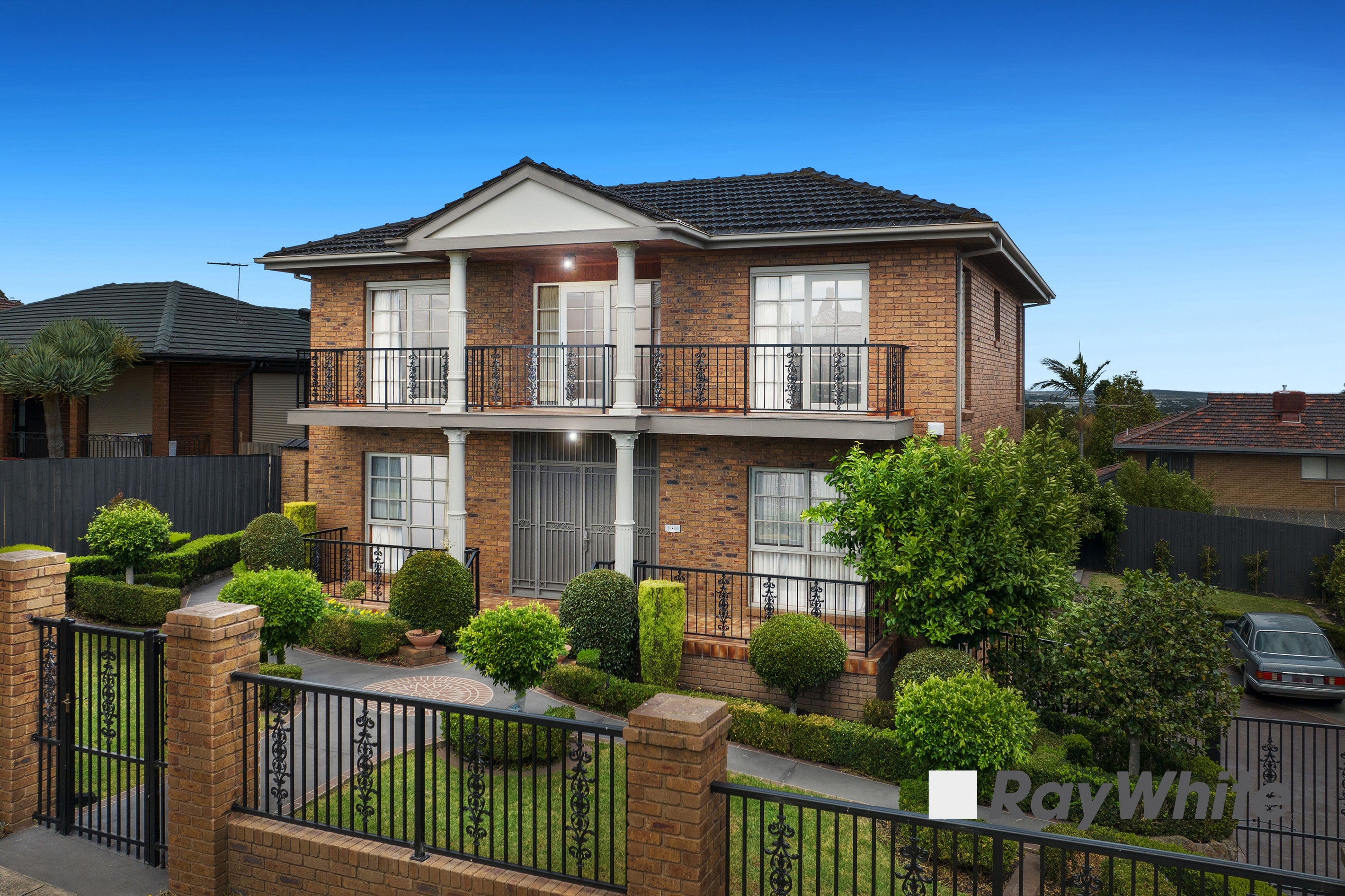 32 Daniel Solander Drive, Endeavour Hills, VIC 3802