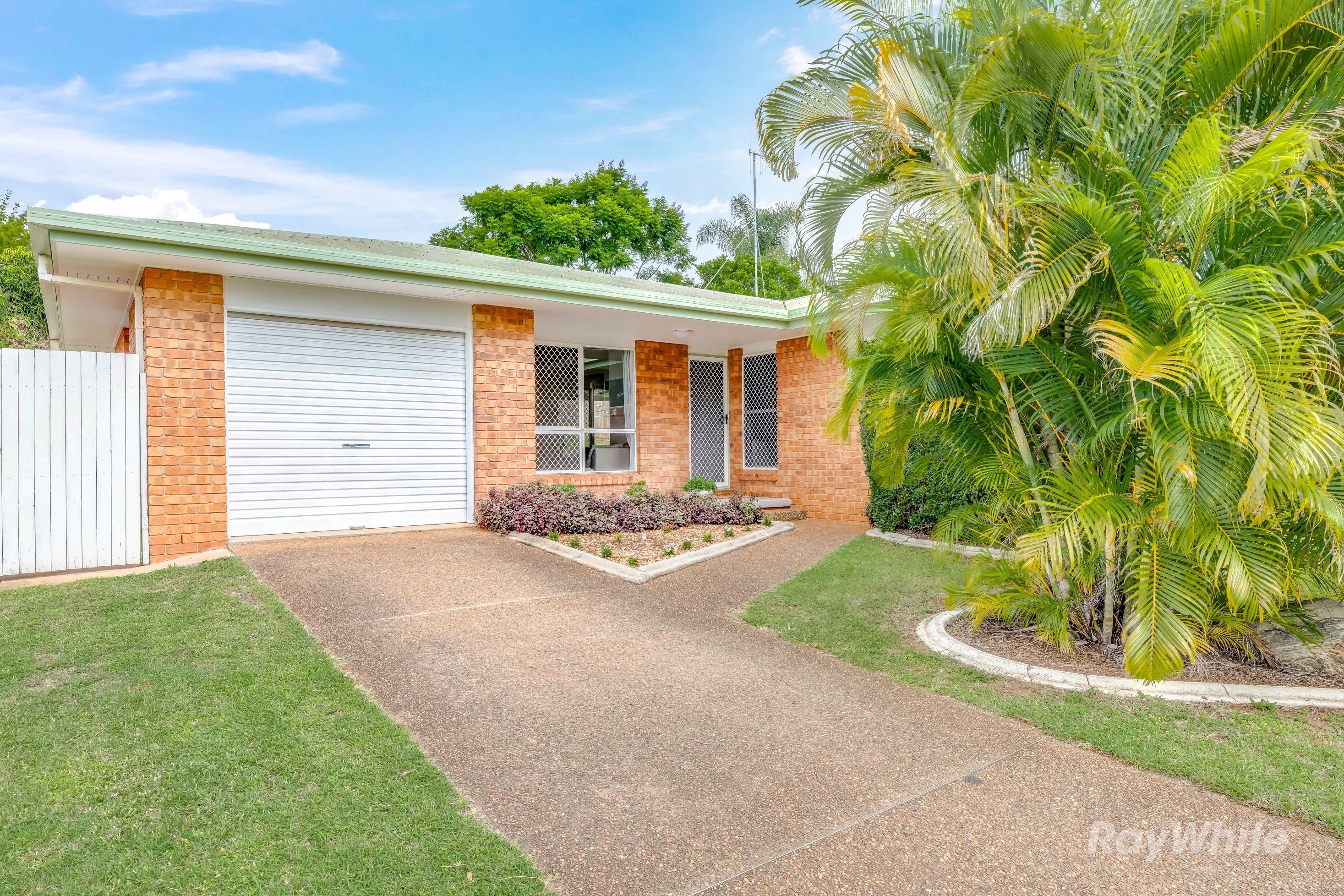 7 Hilltop Parade, Avoca QLD 4670