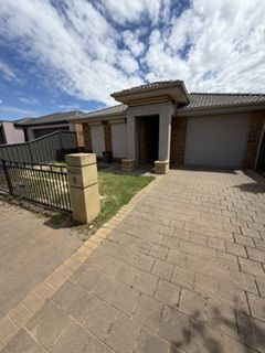6 Semillon Crescent, Andrews Farm, SA 5114