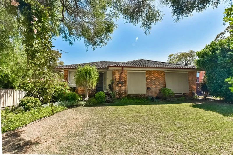 6 Collaroy Road, Woodbine, NSW 2560