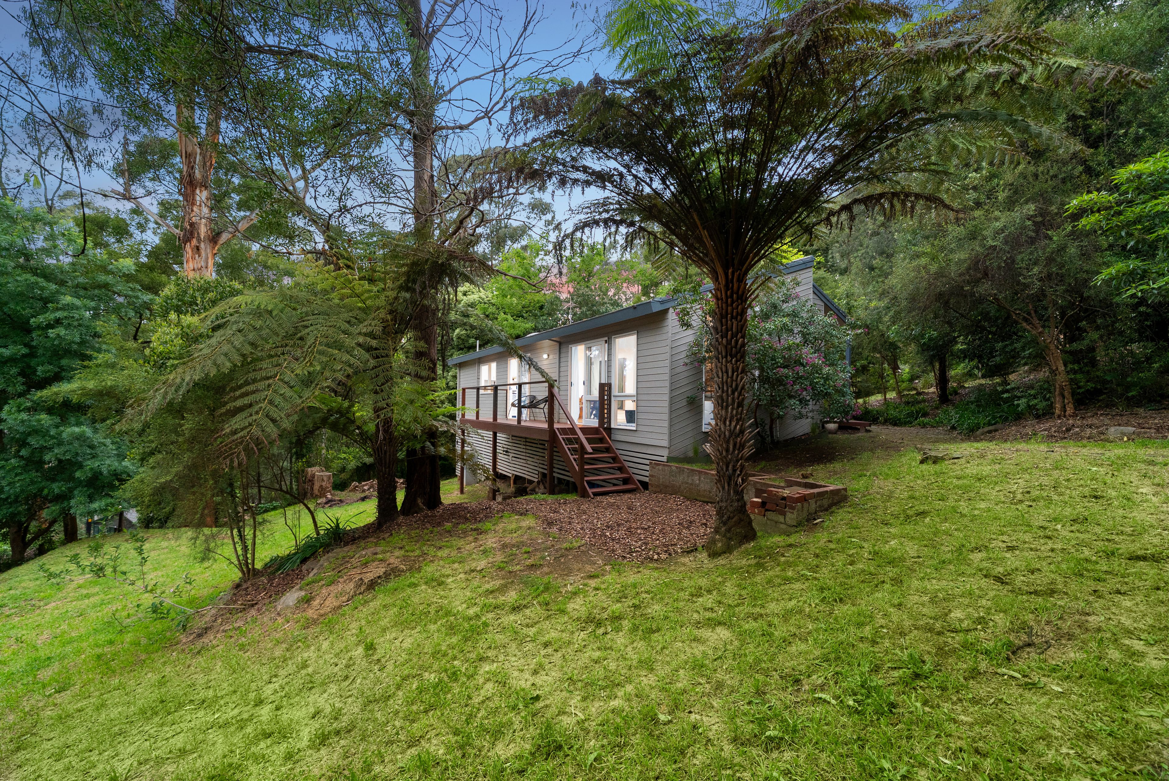 17 Ernest Road, Kalorama, VIC 3766