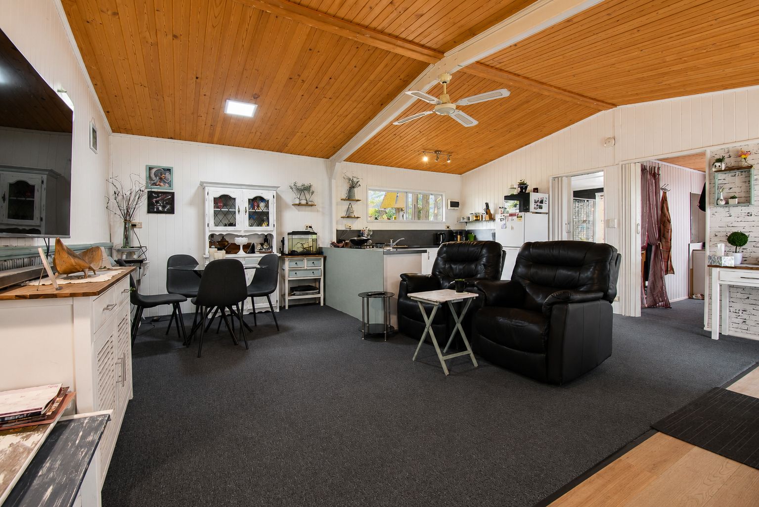5109 Mount Lindesay Road — photo 4 of 17