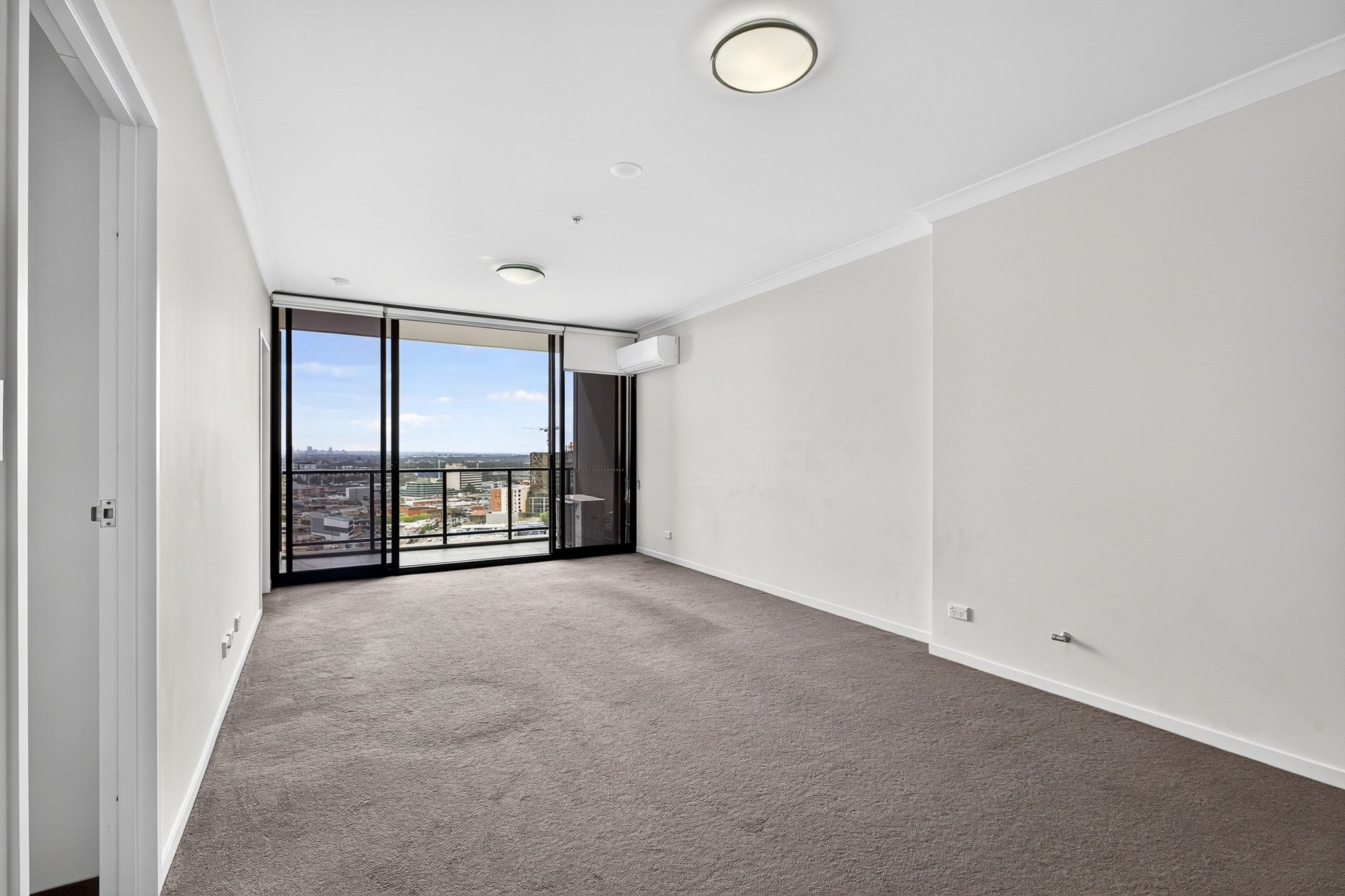 Unit 1806/420 Macquarie Street — photo 8 of 29
