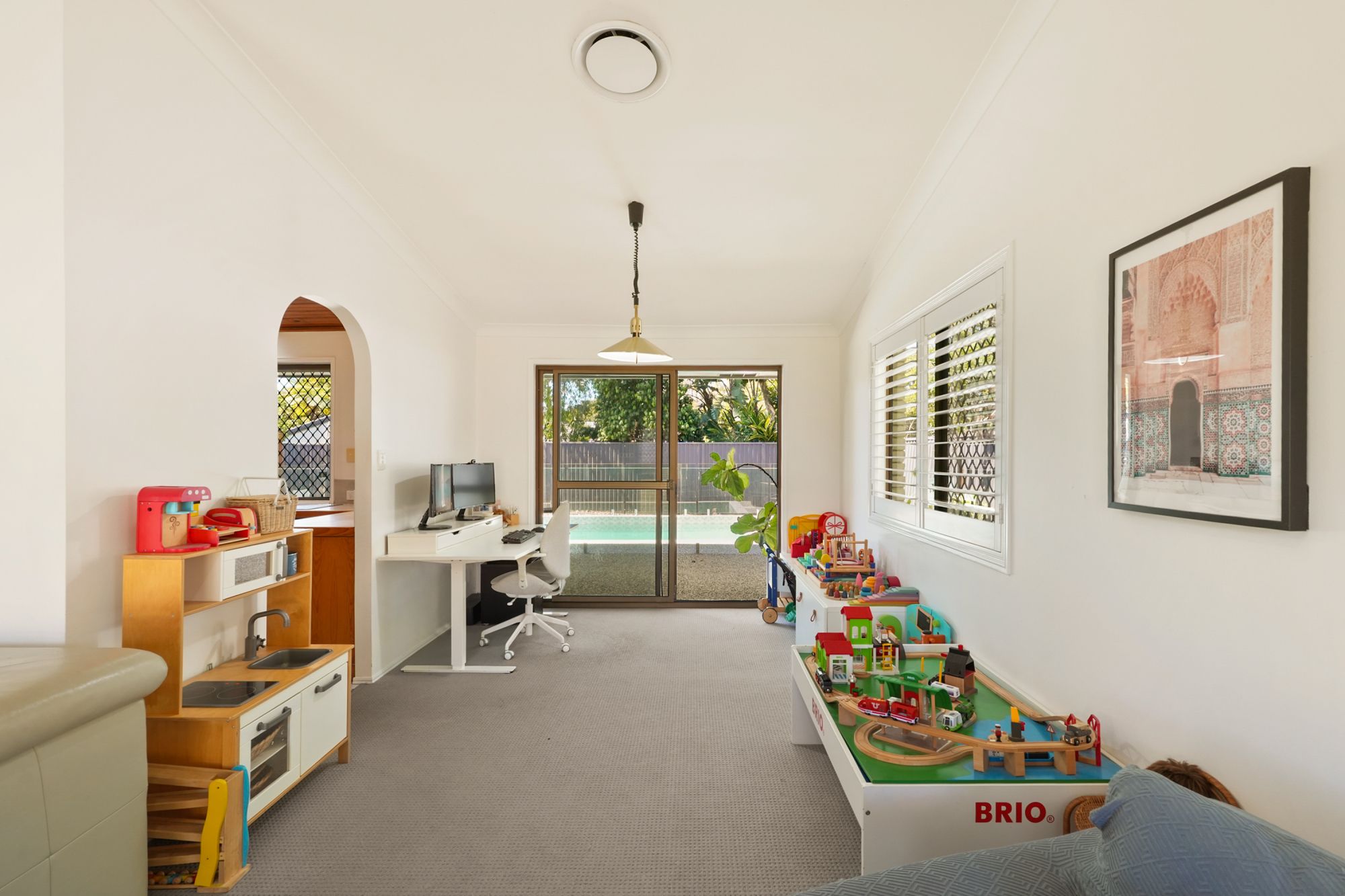 6 Cottesloe Drive — photo 9 of 27