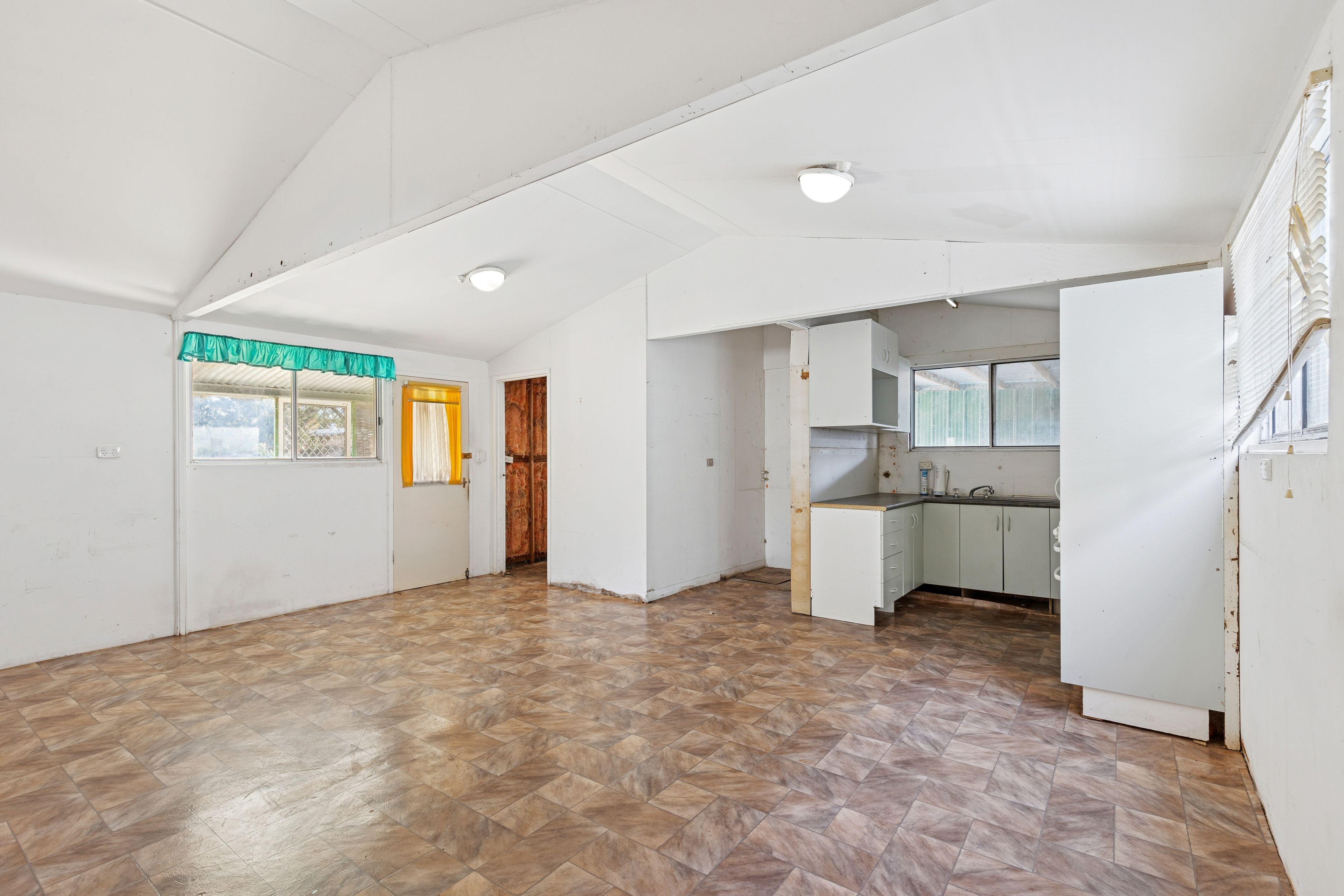 10 Orana Street — photo 5 of 15