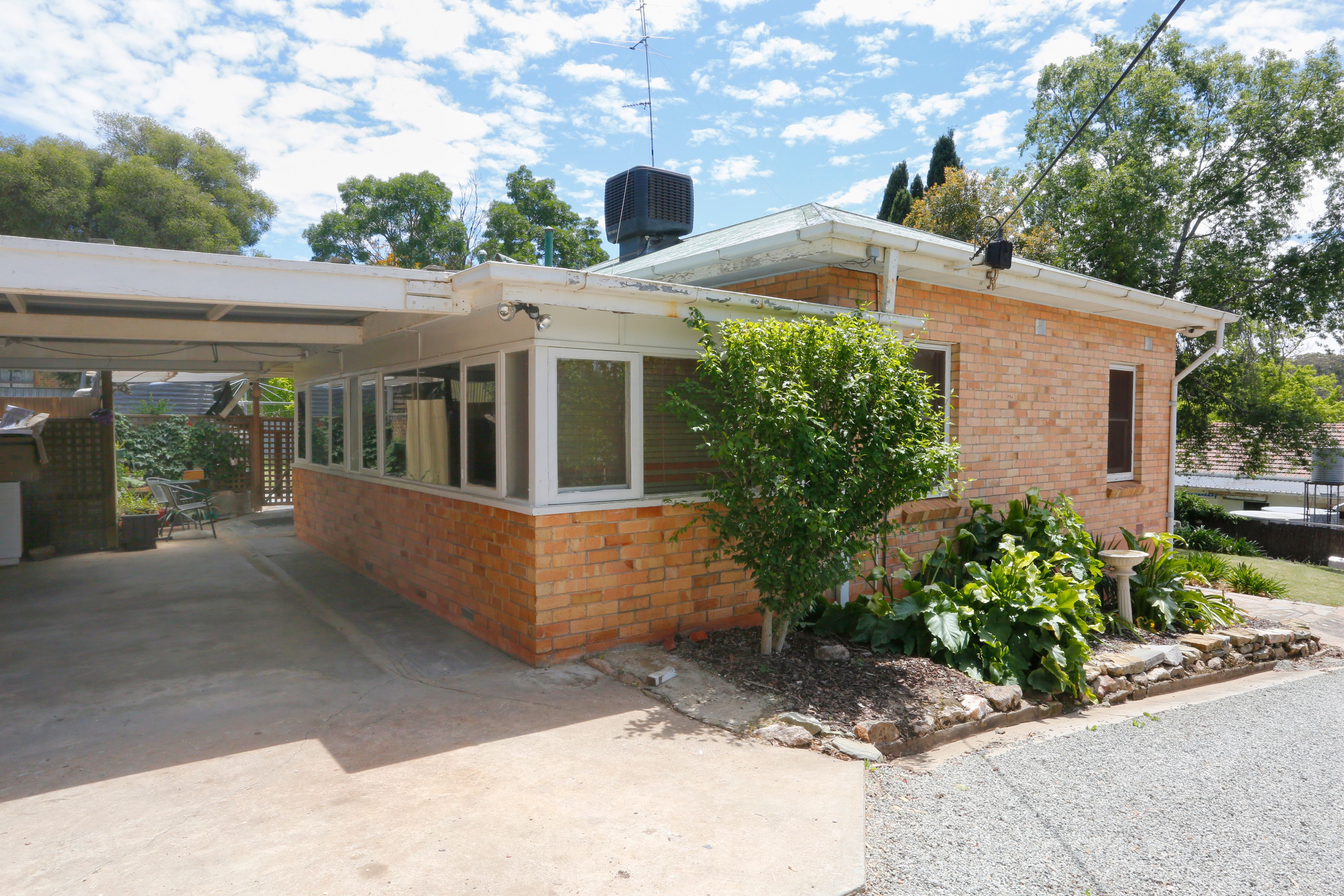 1 Stanley Place, Clare, SA 5453