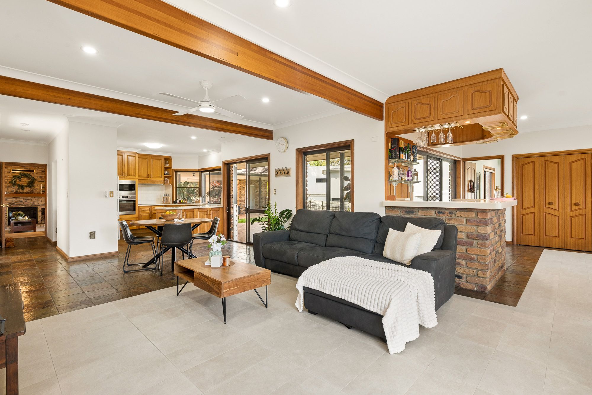 4 Gleneagles Court — photo 6 of 23