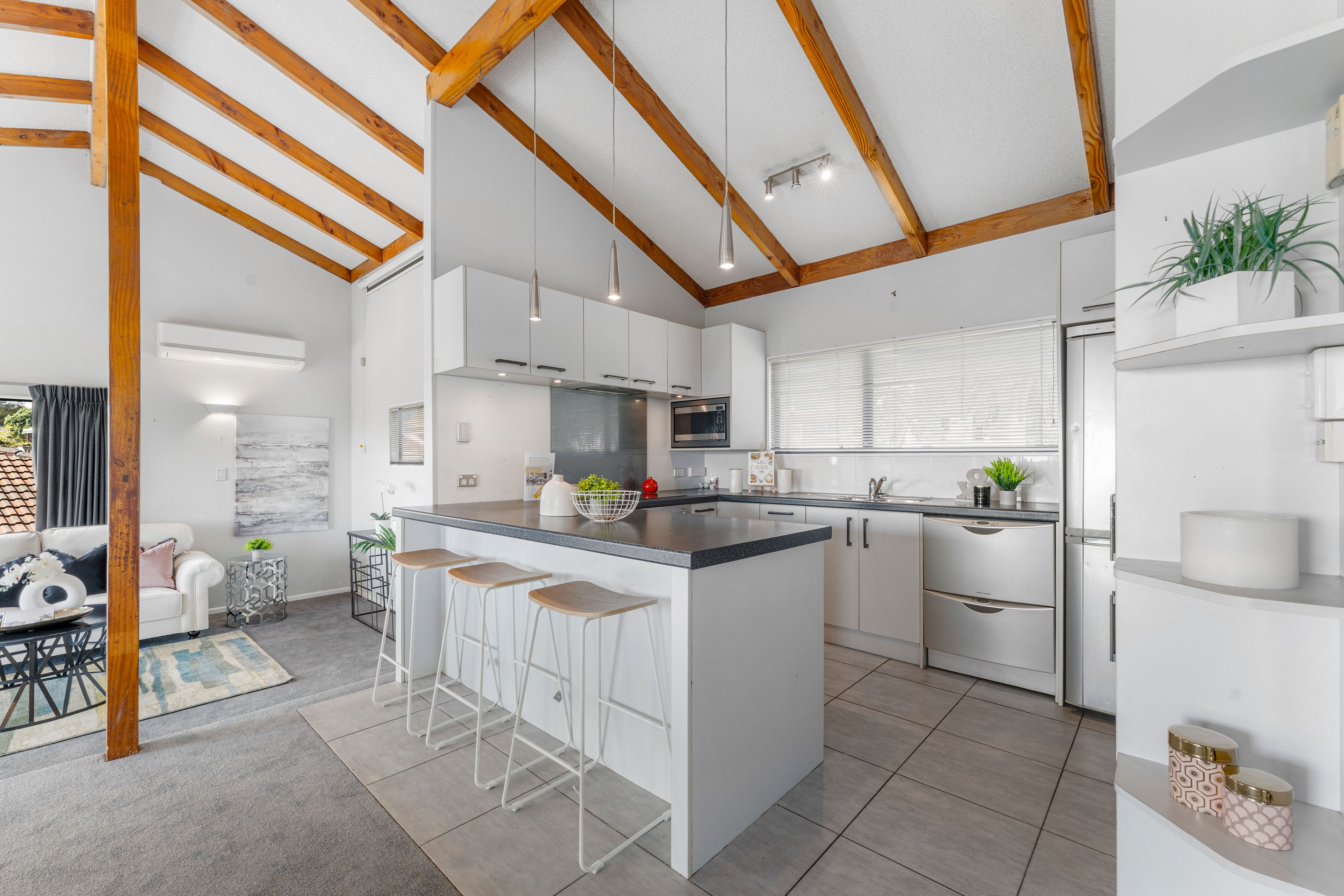 2/2 Monde Place, Clover Park, Manukau City