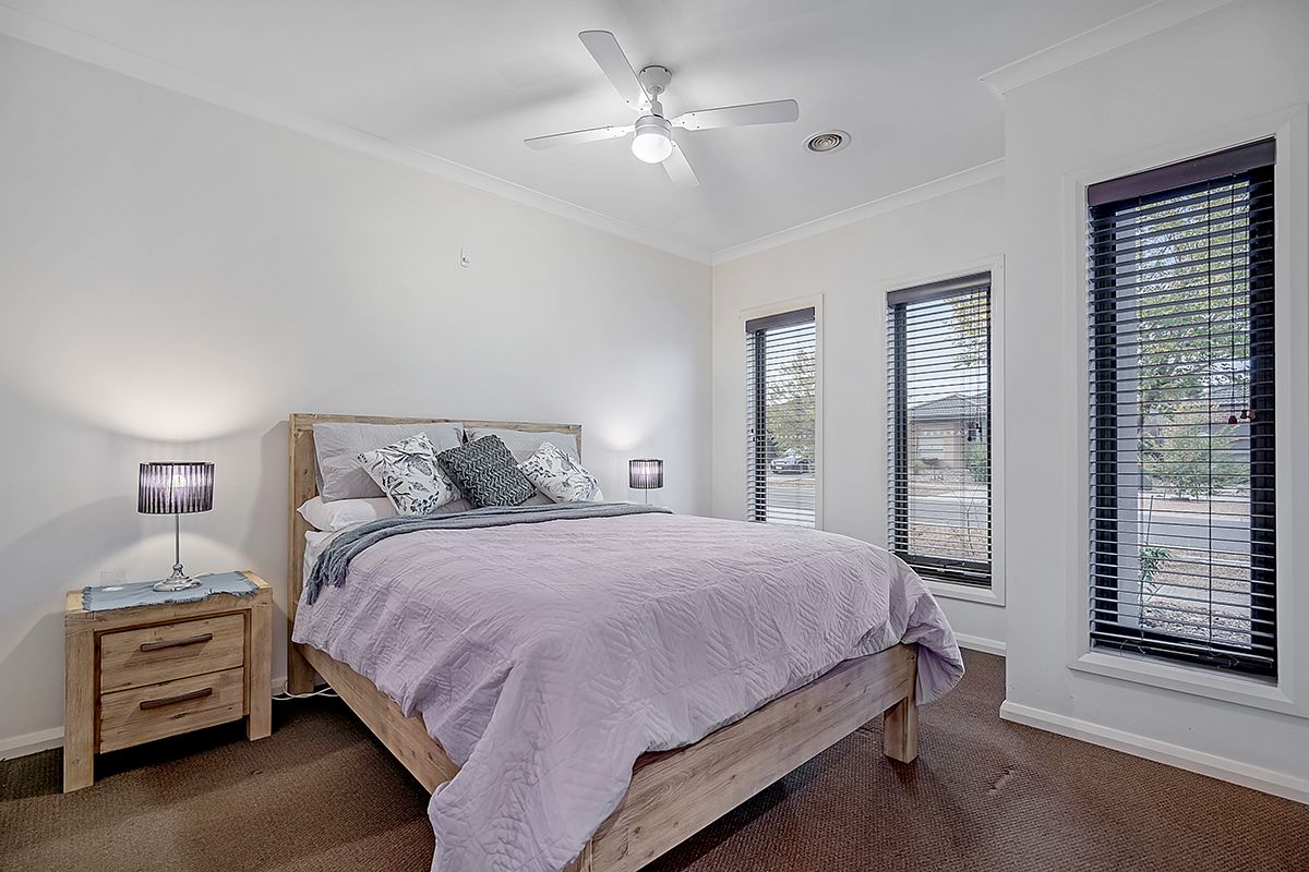 37 Thorngrove Avenue, Craigieburn, VIC 3064