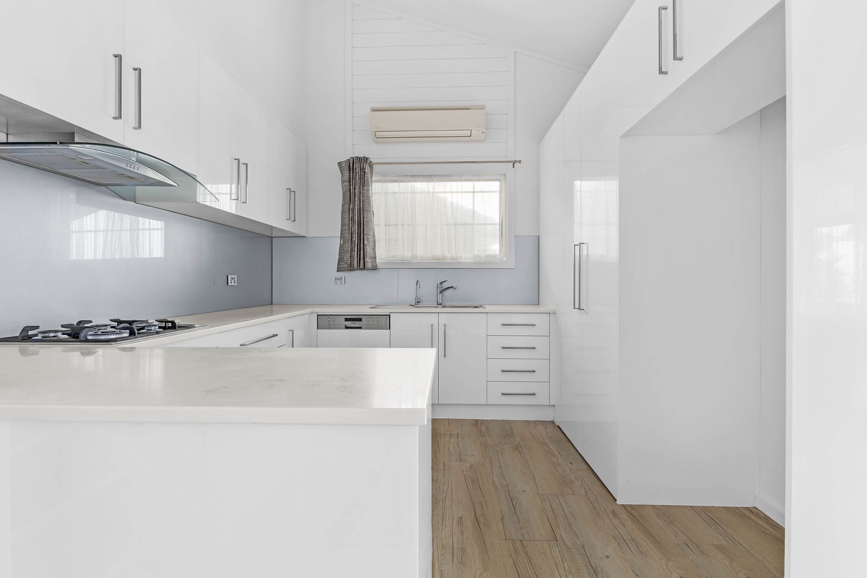 11 Chapel Road — photo 8 of 16