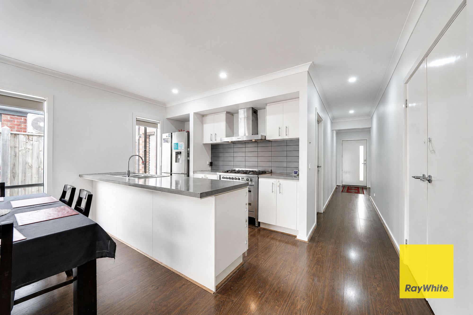 8 Dunlop Way — photo 8 of 21