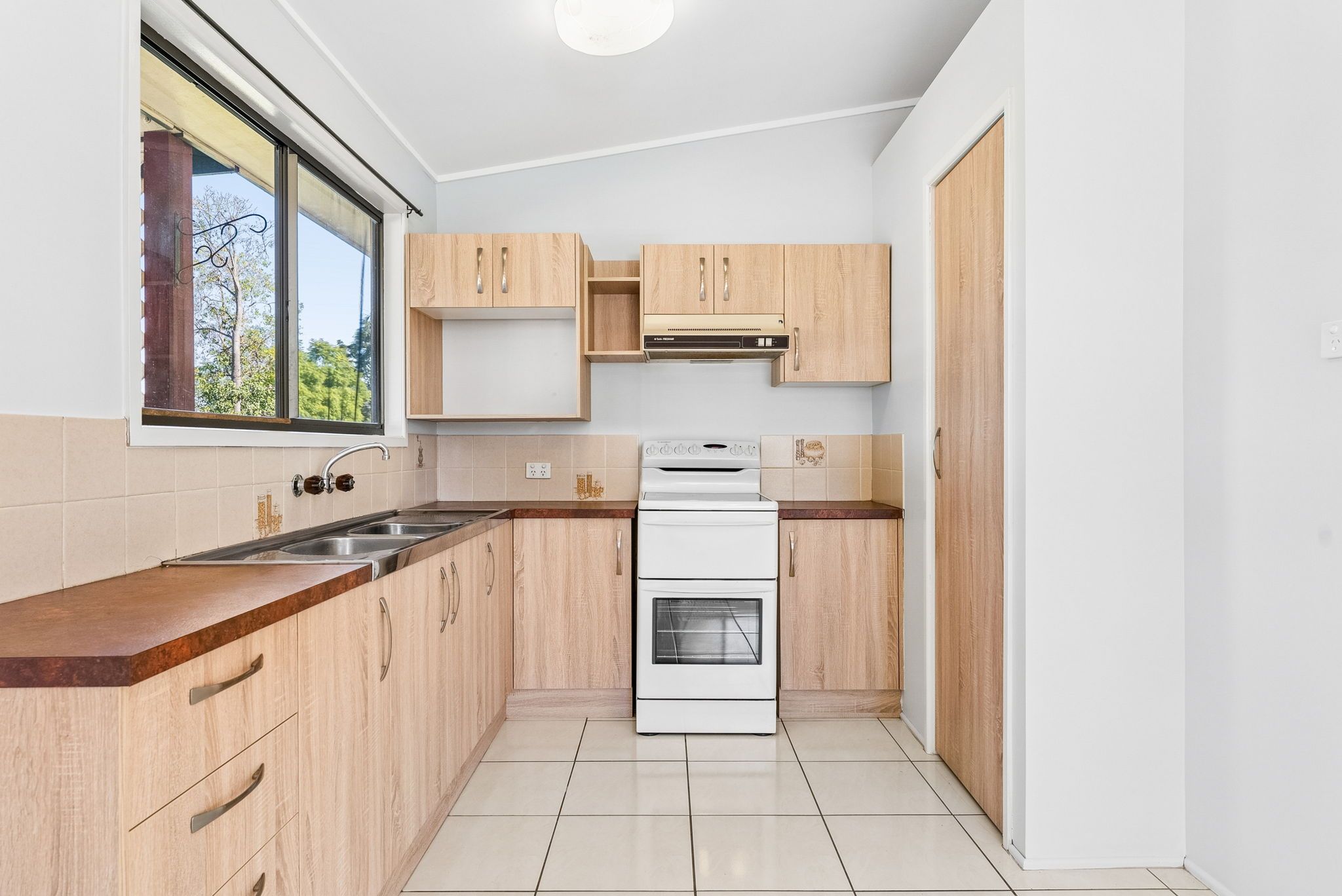 29 Parklands Drive — photo 7 of 19