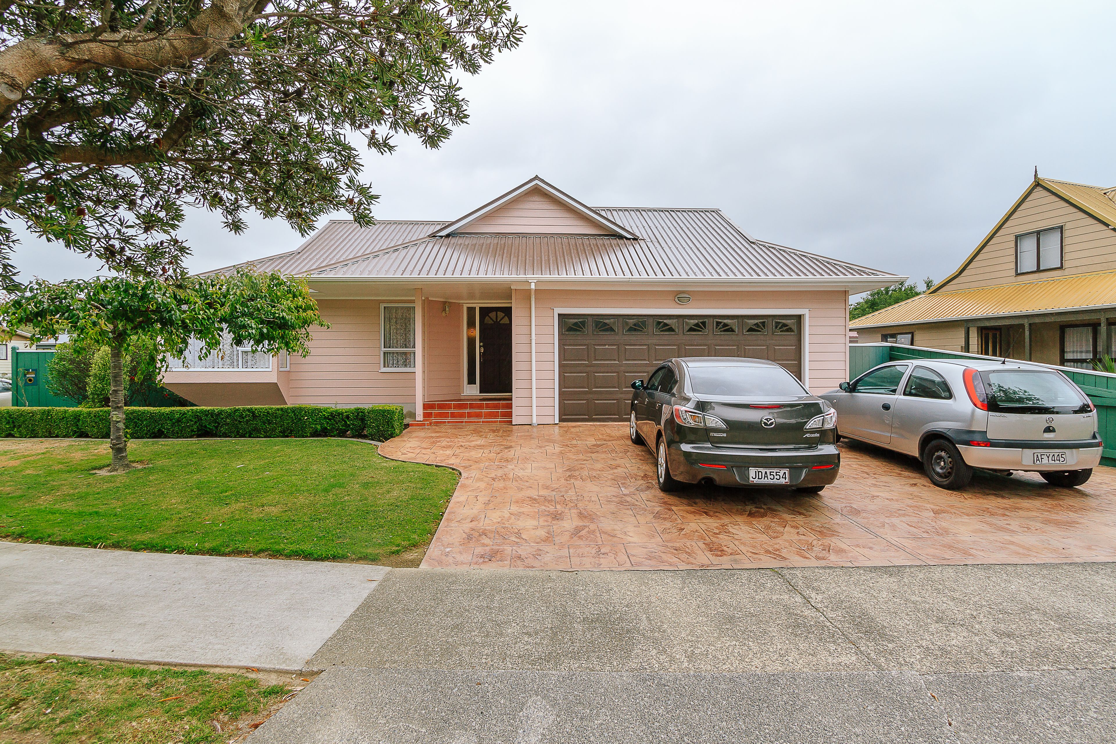 1 Laredo Grove, Totara Park, Upper Hutt City