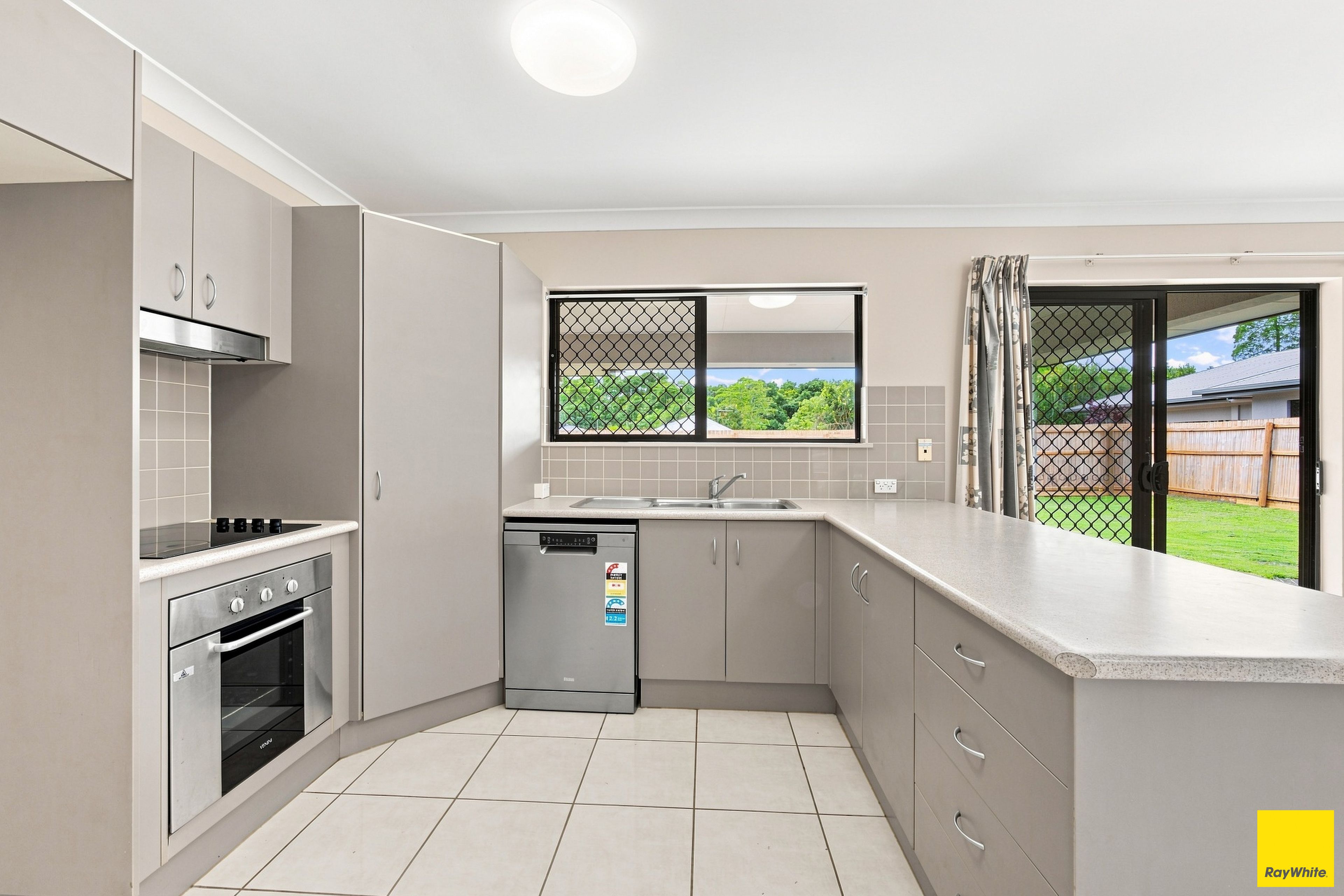 2 Manoi Close — photo 4 of 14
