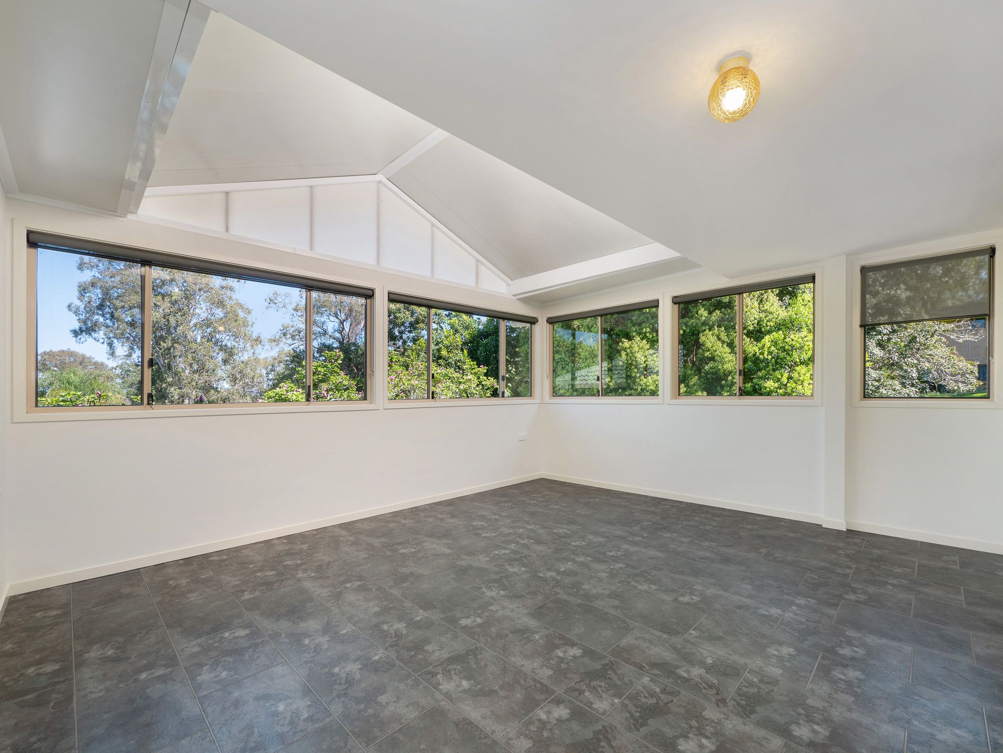27 Kruseana Avenue — photo 7 of 18