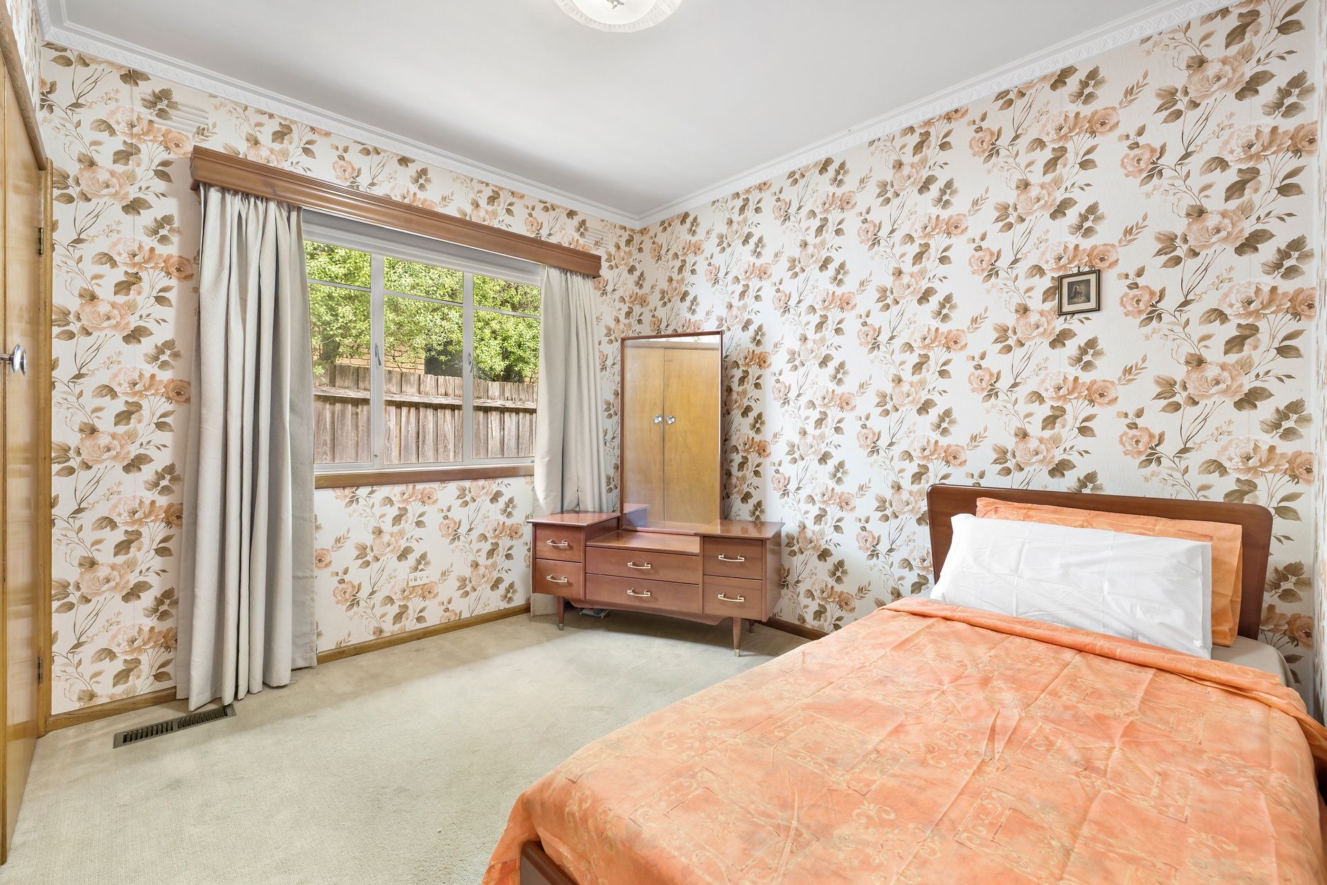 7 Burton Street — photo 10 of 12