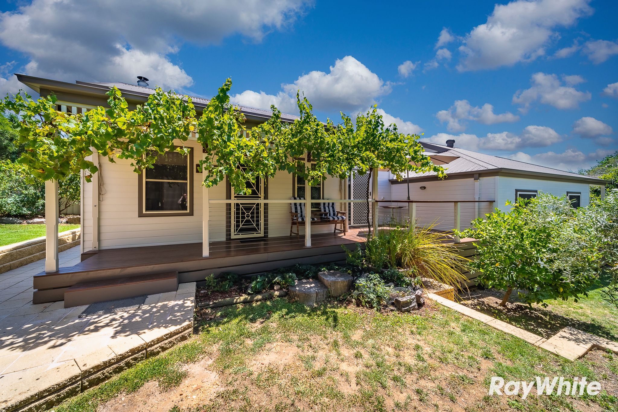 4 Quick Street, Ironbark, VIC 3550