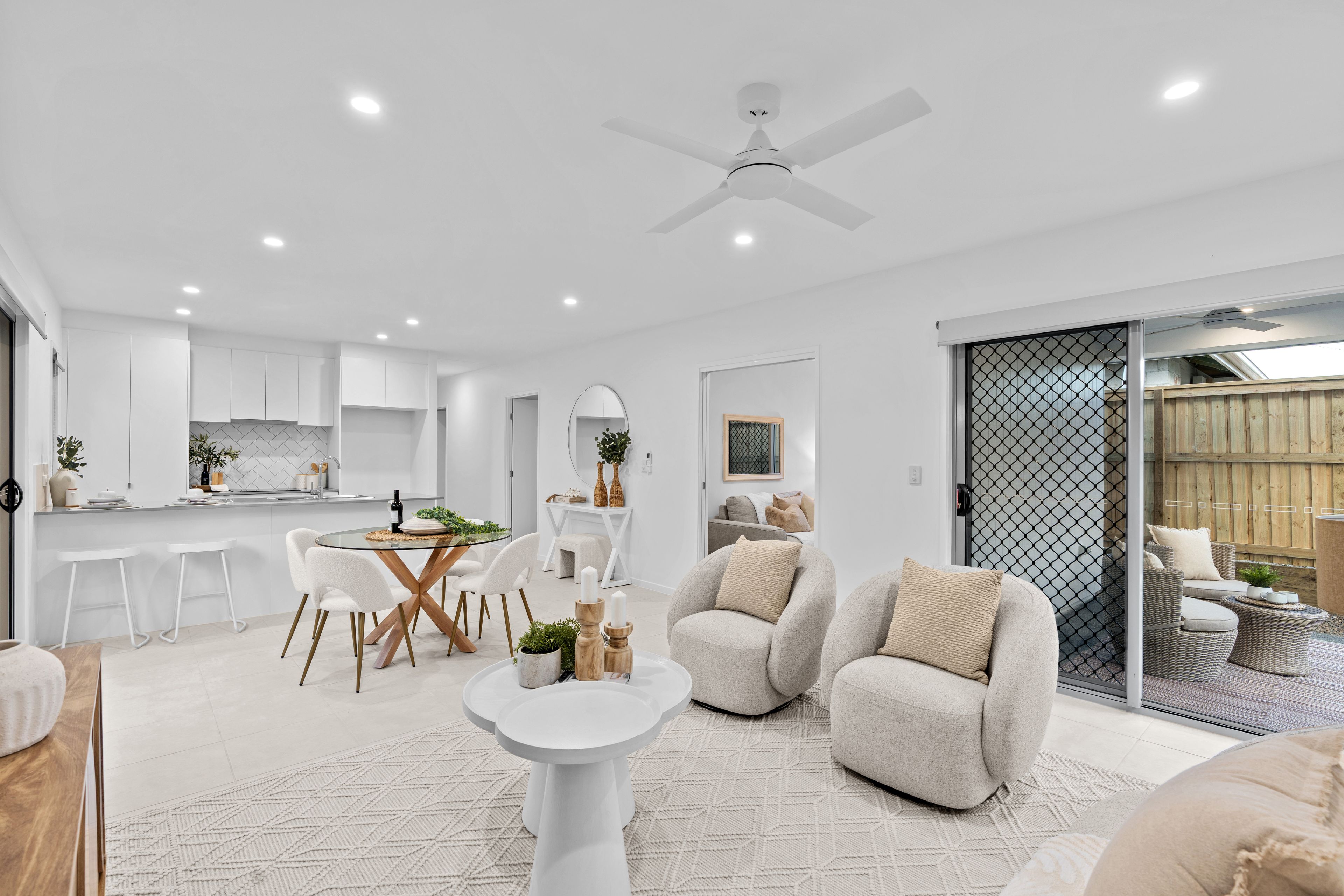45 Glowing Way, White Rock, QLD 4306