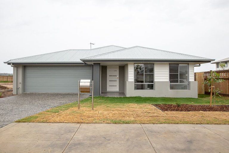 71 Trailblazer Drive, FLAGSTONE QLD 4280