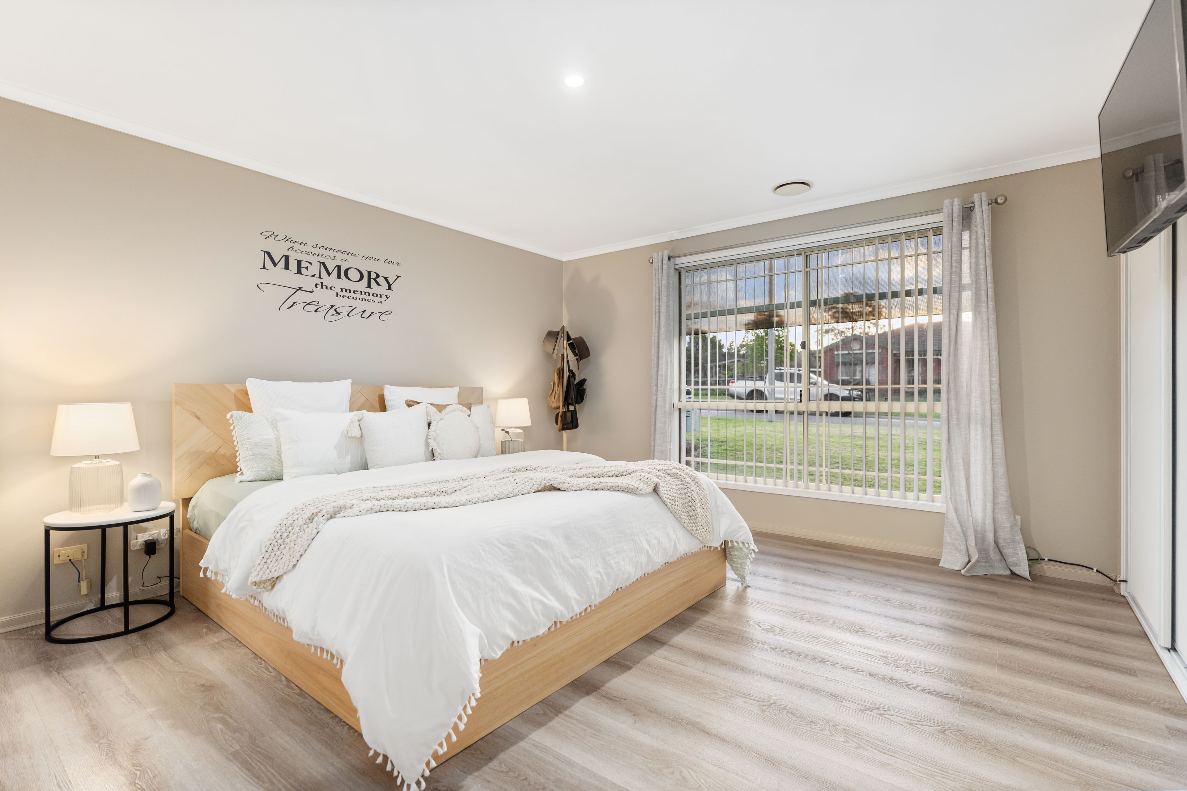 7 Fairbairn Street, Glenroy, NSW 2640