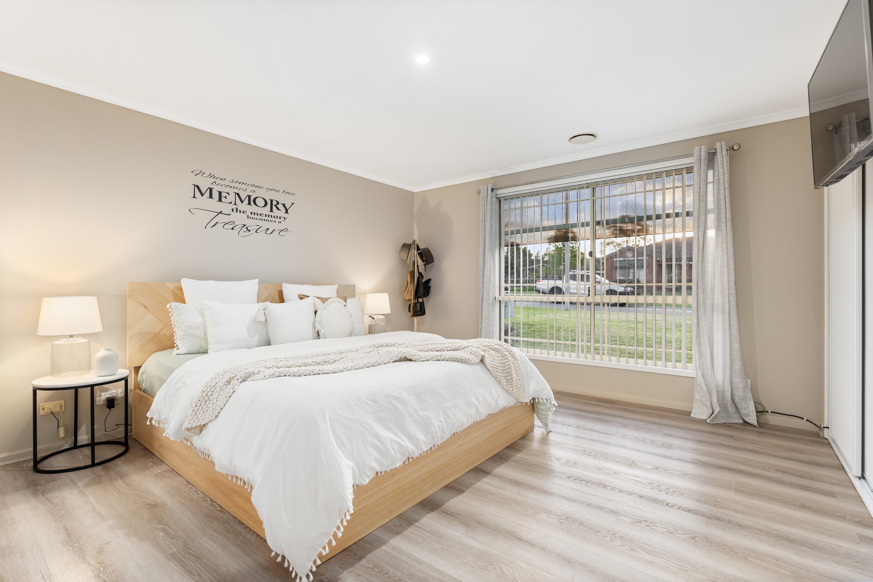 7 Fairbairn Street, Glenroy, NSW 2640