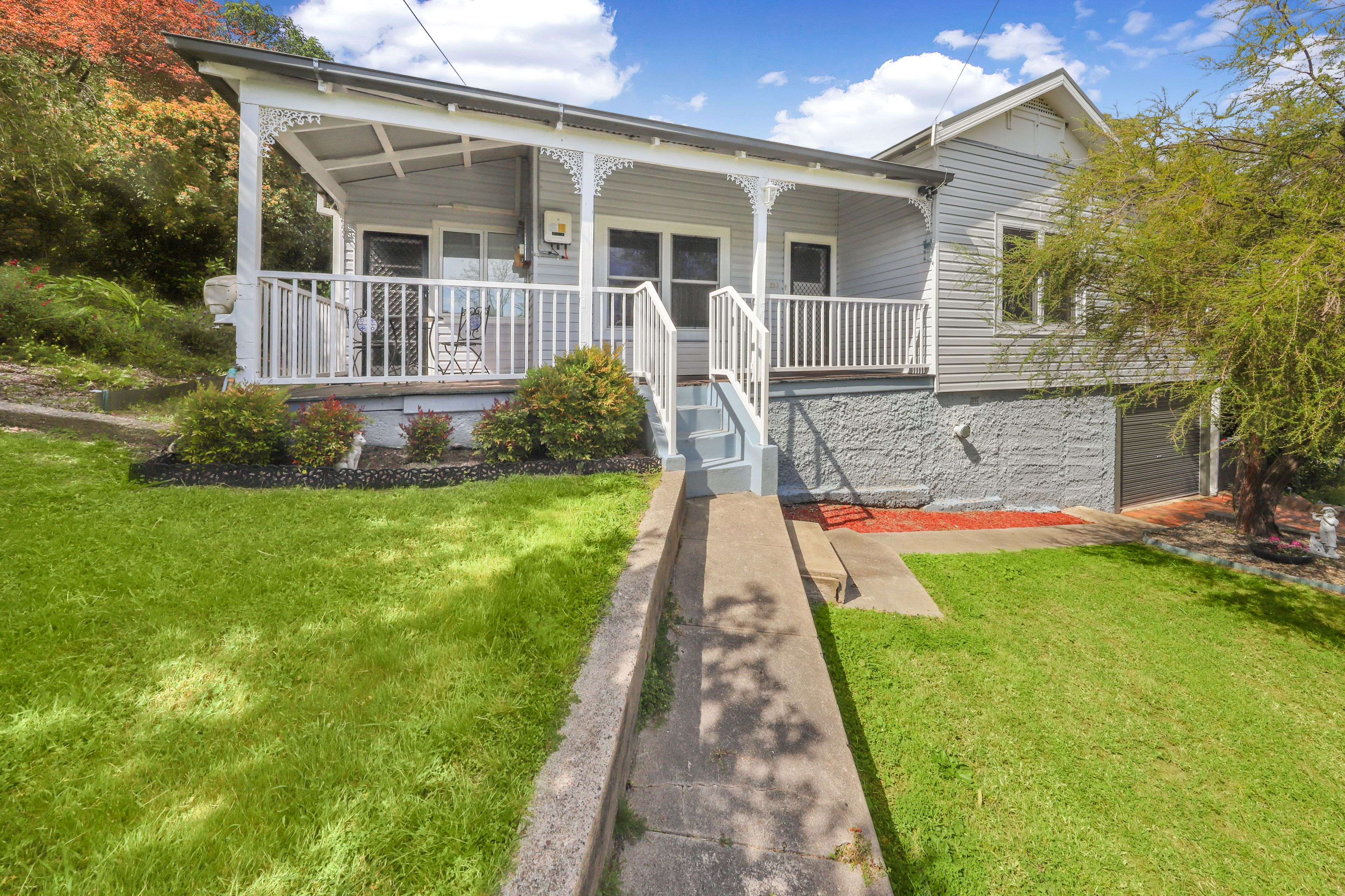 210 Wynyard Street — photo 3 of 26