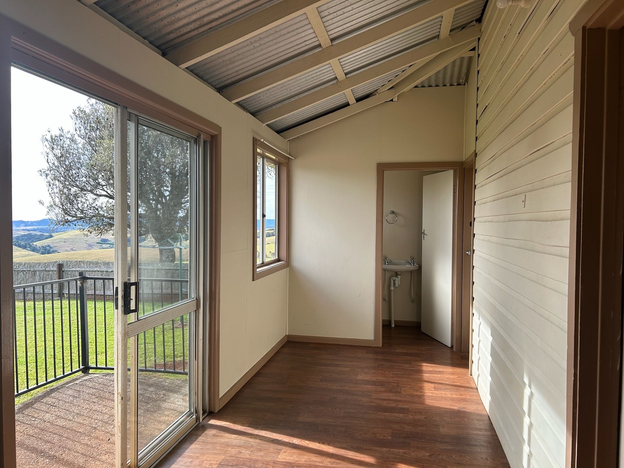 Farm House in Private Location with Stunning Outlook — photo 10 of 14