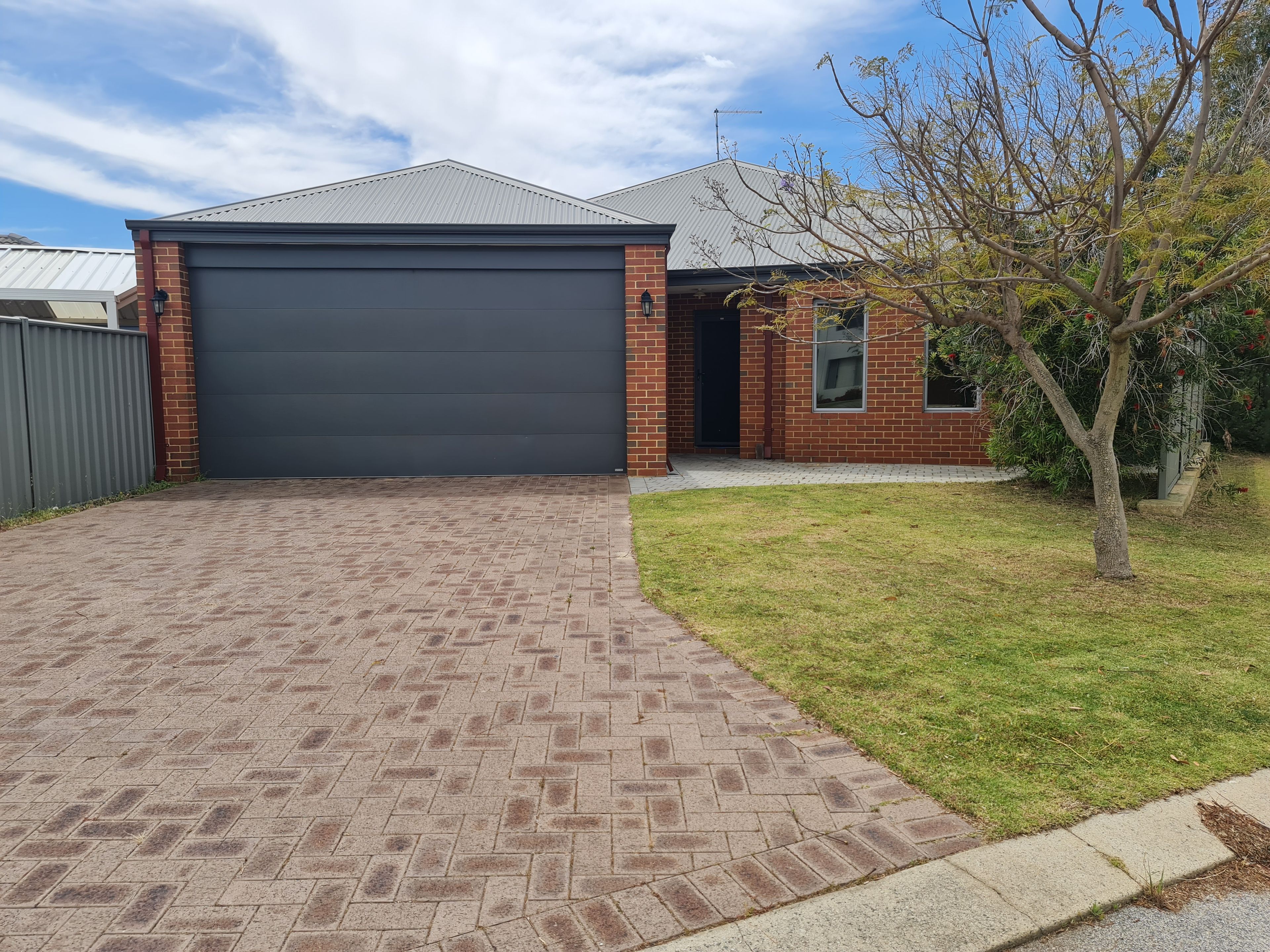 21 Serisier Parkway, Queens Park, WA 6107