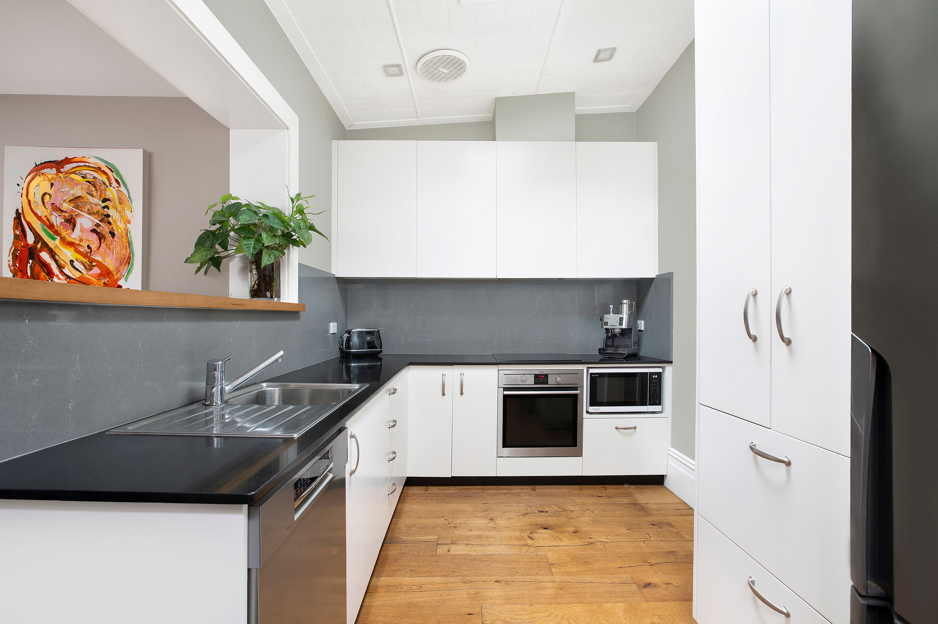 160 Mount Street — photo 6 of 12