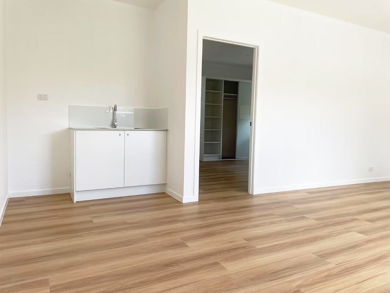 23 Coolinda Street — photo 4 of 6