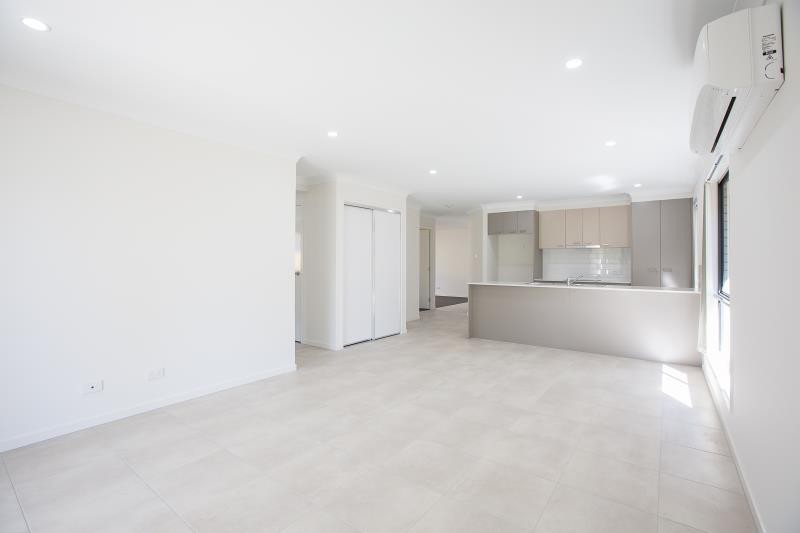 11 Mount Greville Way, Park Ridge, QLD 4125