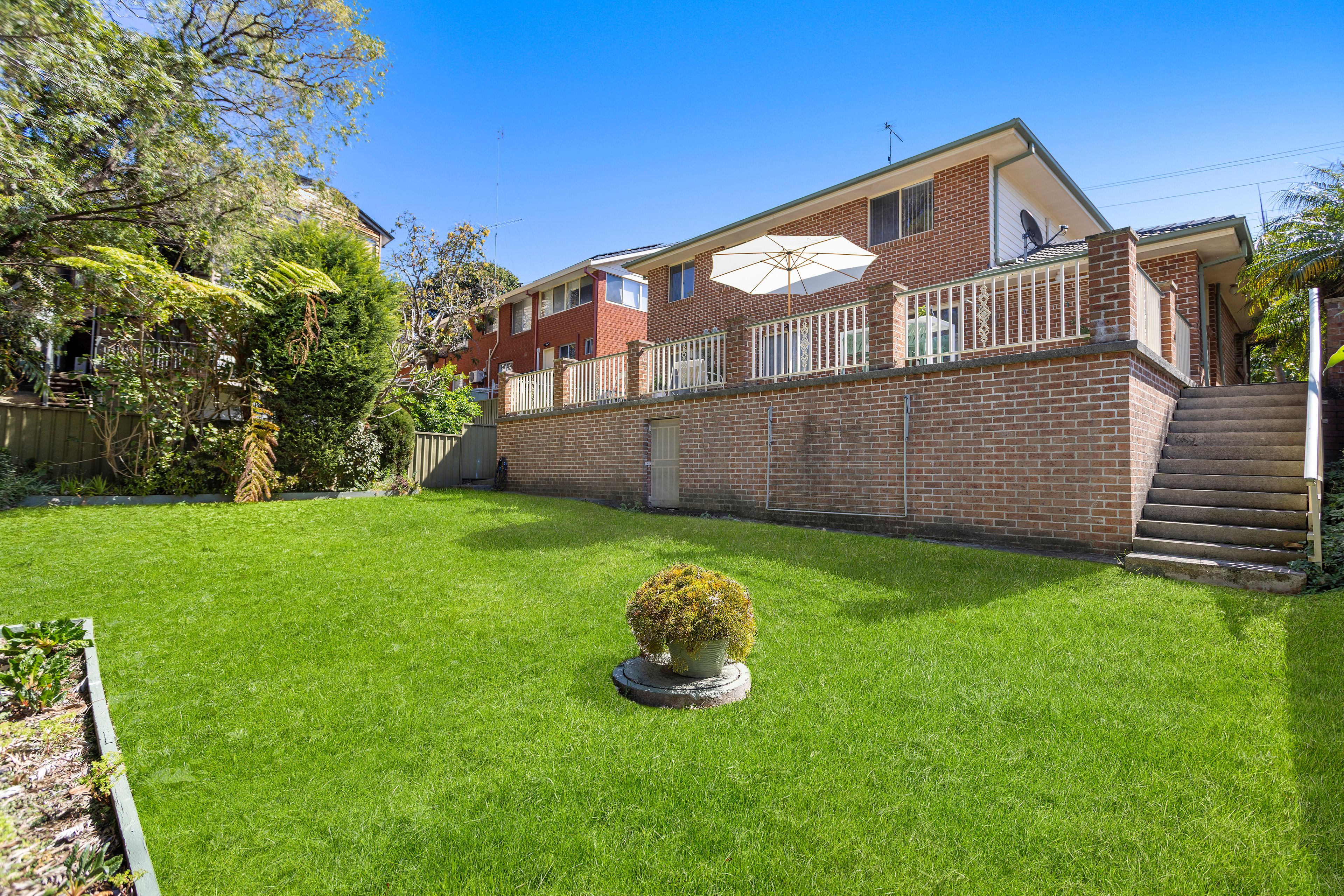 13 Belvedere Street — photo 9 of 13