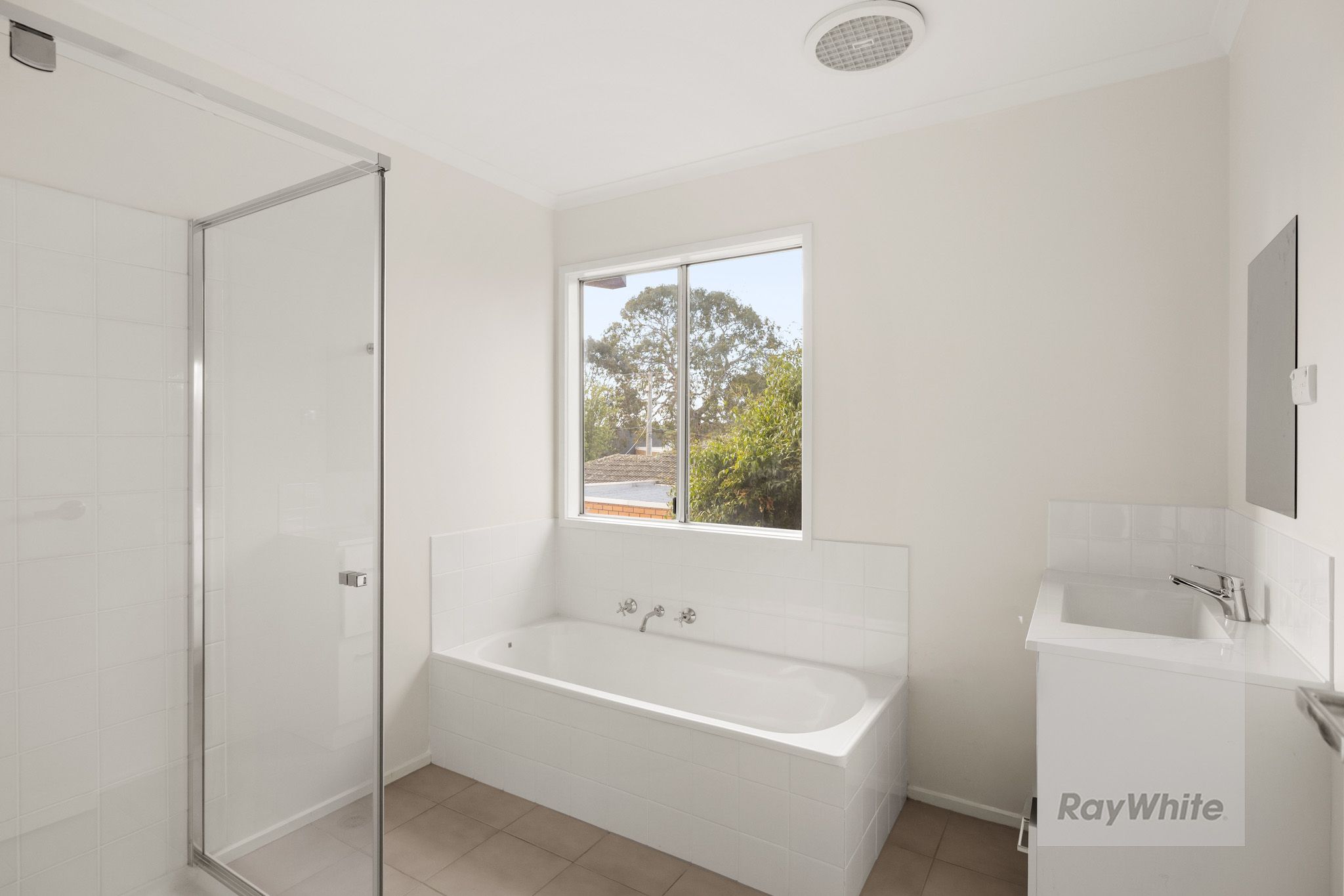 21 Bendoran Crescent — photo 13 of 17
